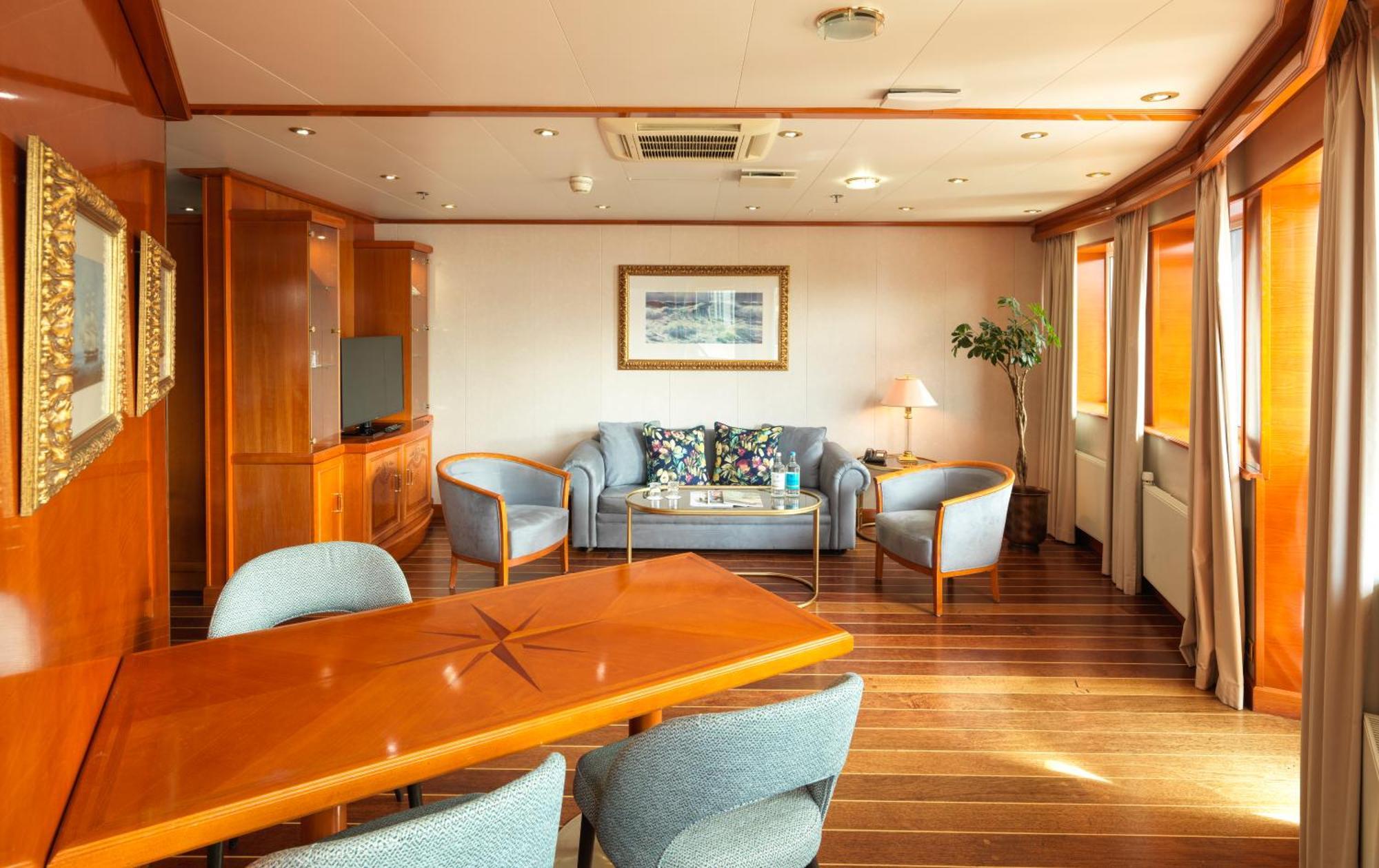 Junior suite Dockview