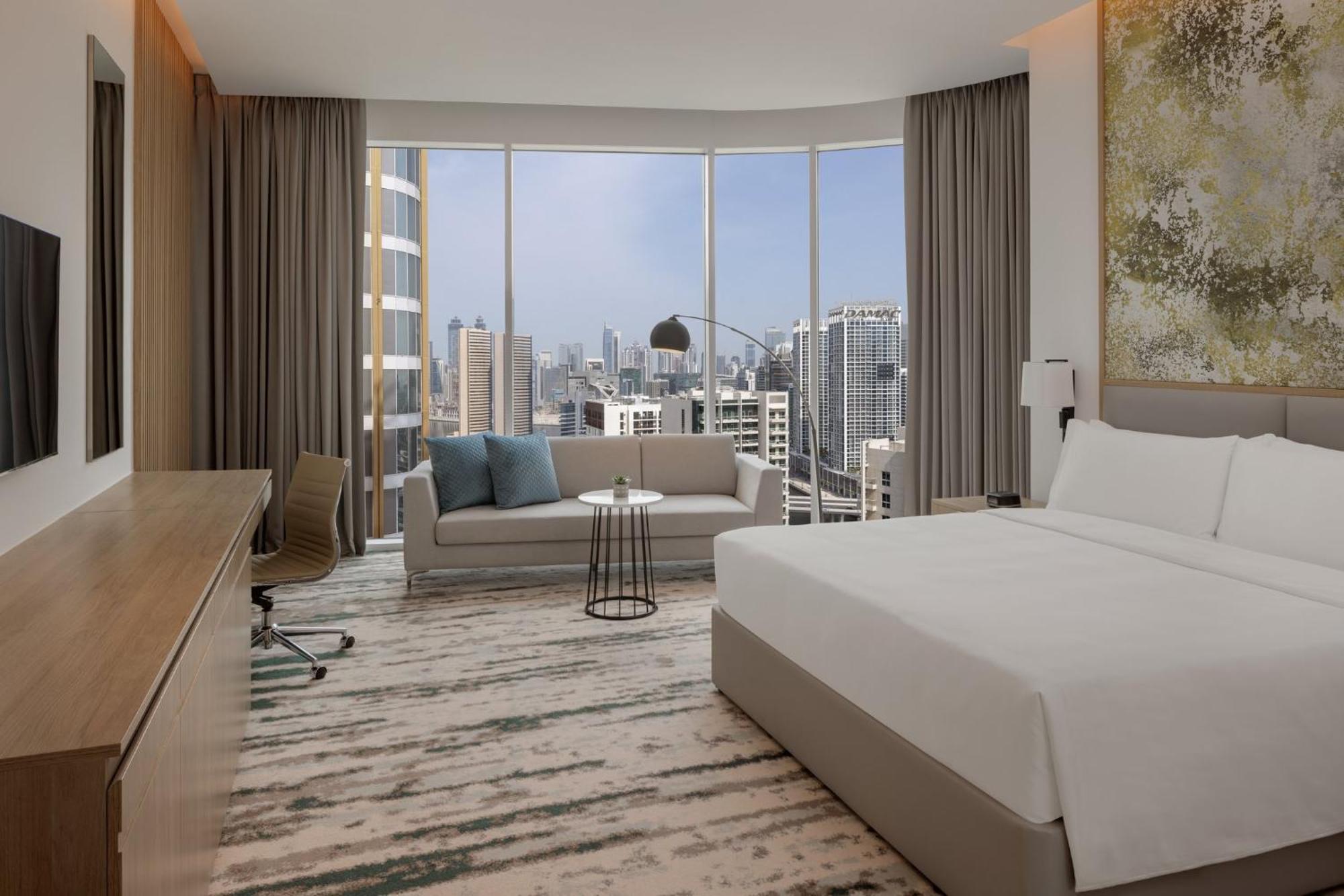 One-Bedroom Suite Burj Khalifa View Smoking