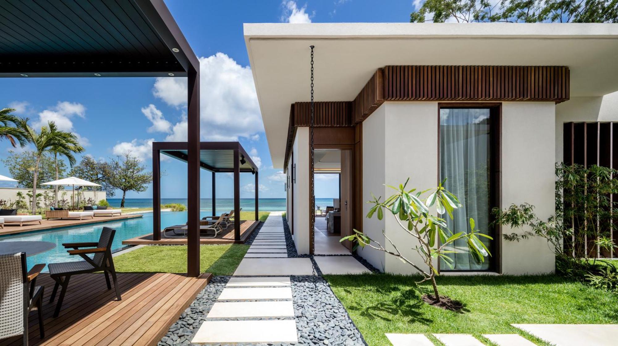 Four-Bedroom Beachfront Estate Pool