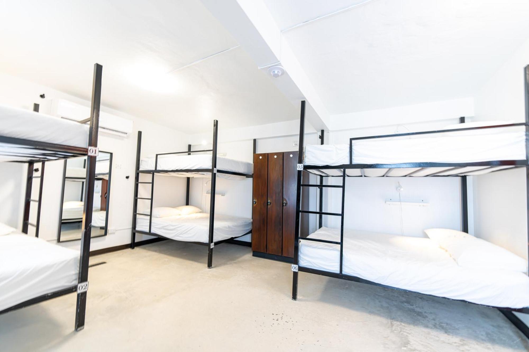 Bed 8-Bed Female Dormitory
