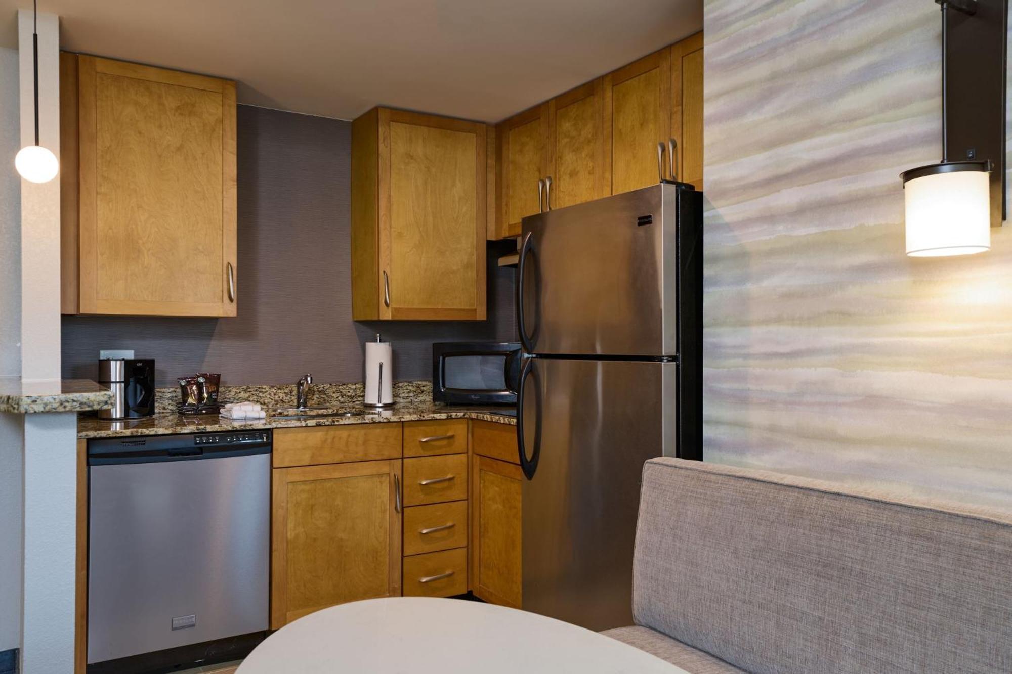One-Bedroom King Suite City View Adapted Tub Mobility Accessible