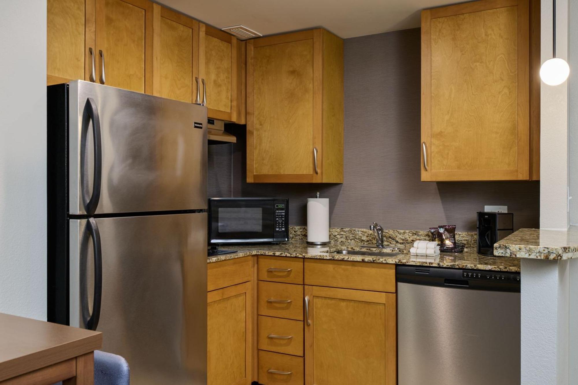 One-Bedroom King Suite City View Adapted Tub Mobility Accessible