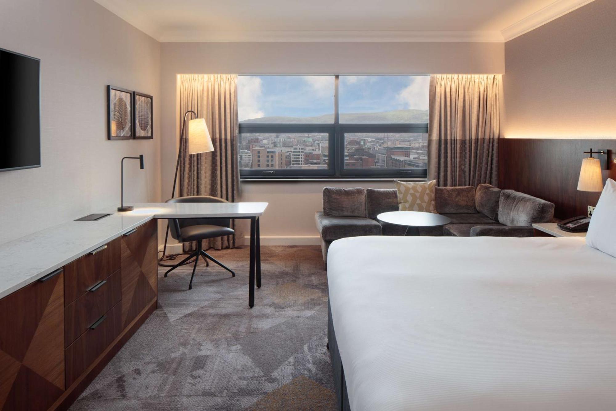 Executive King Room Lounge Access