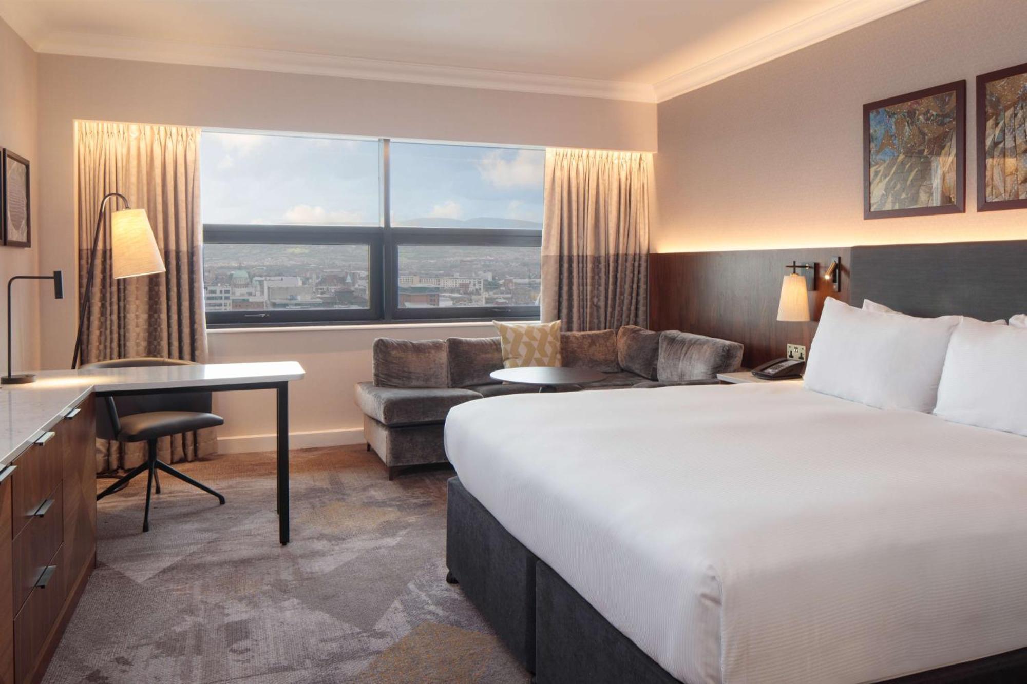 Executive King Room Lounge Access