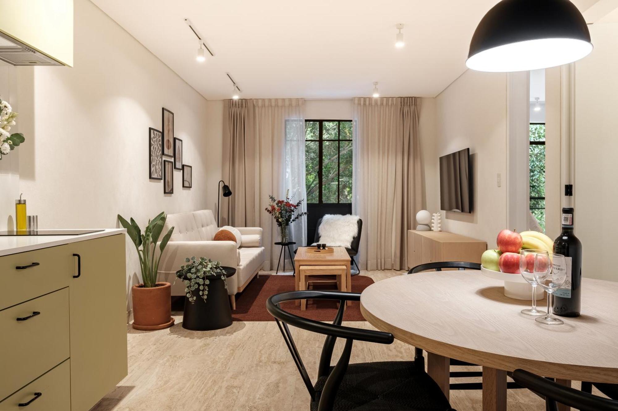 Deluxe Apartment