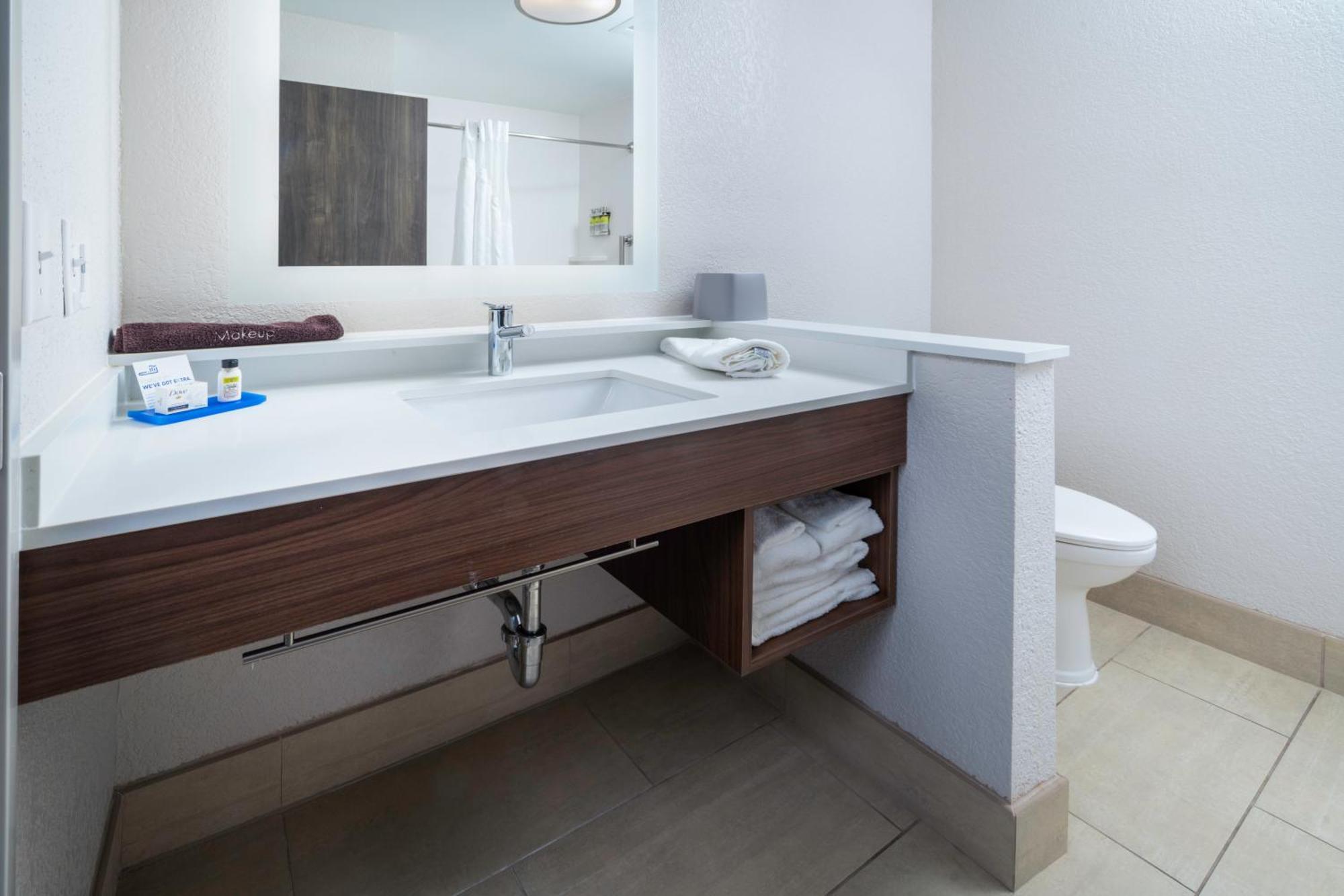Standard Room Two Queen Beds