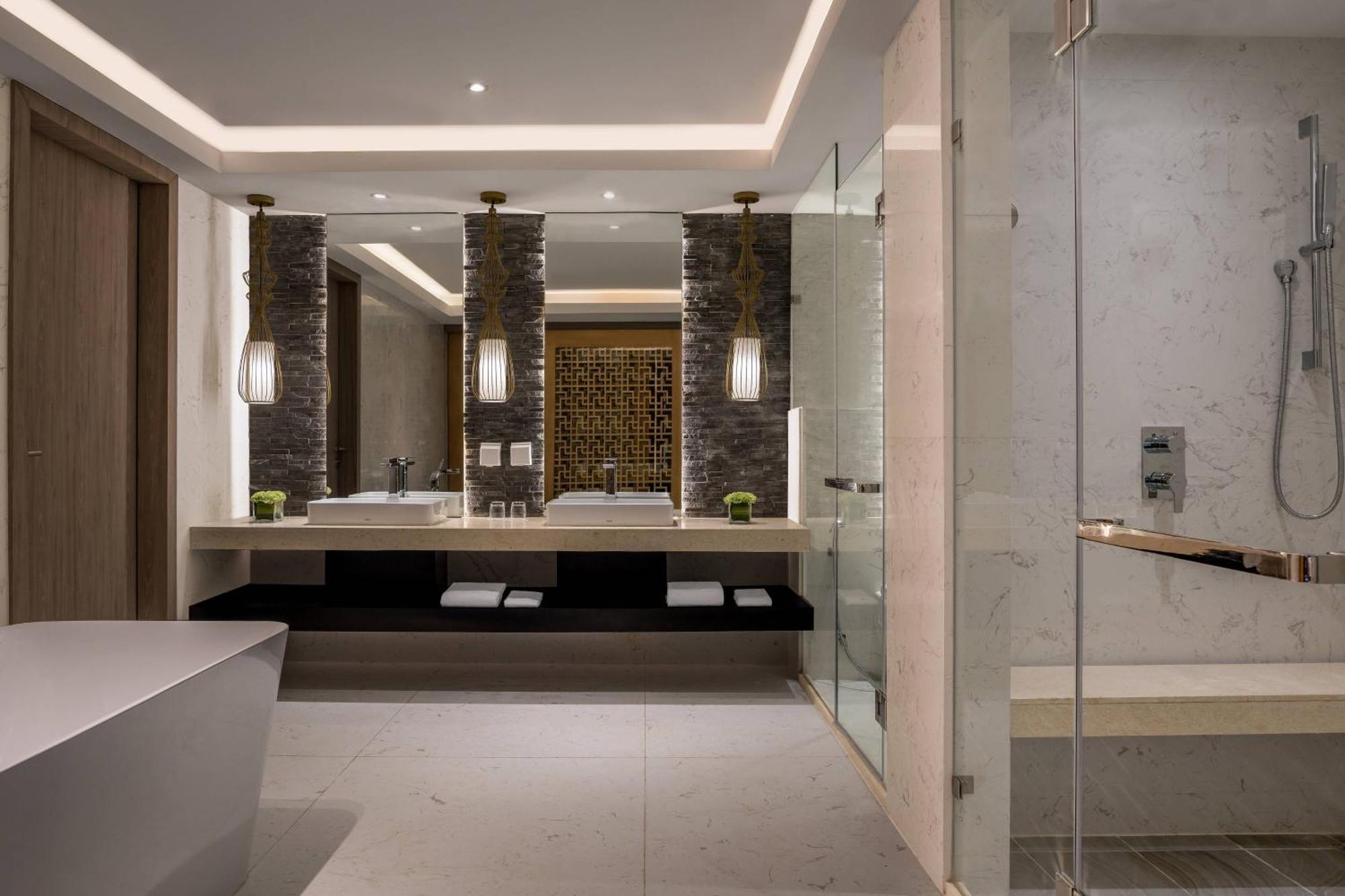 One-Bedroom Presidential King Suite Pool View