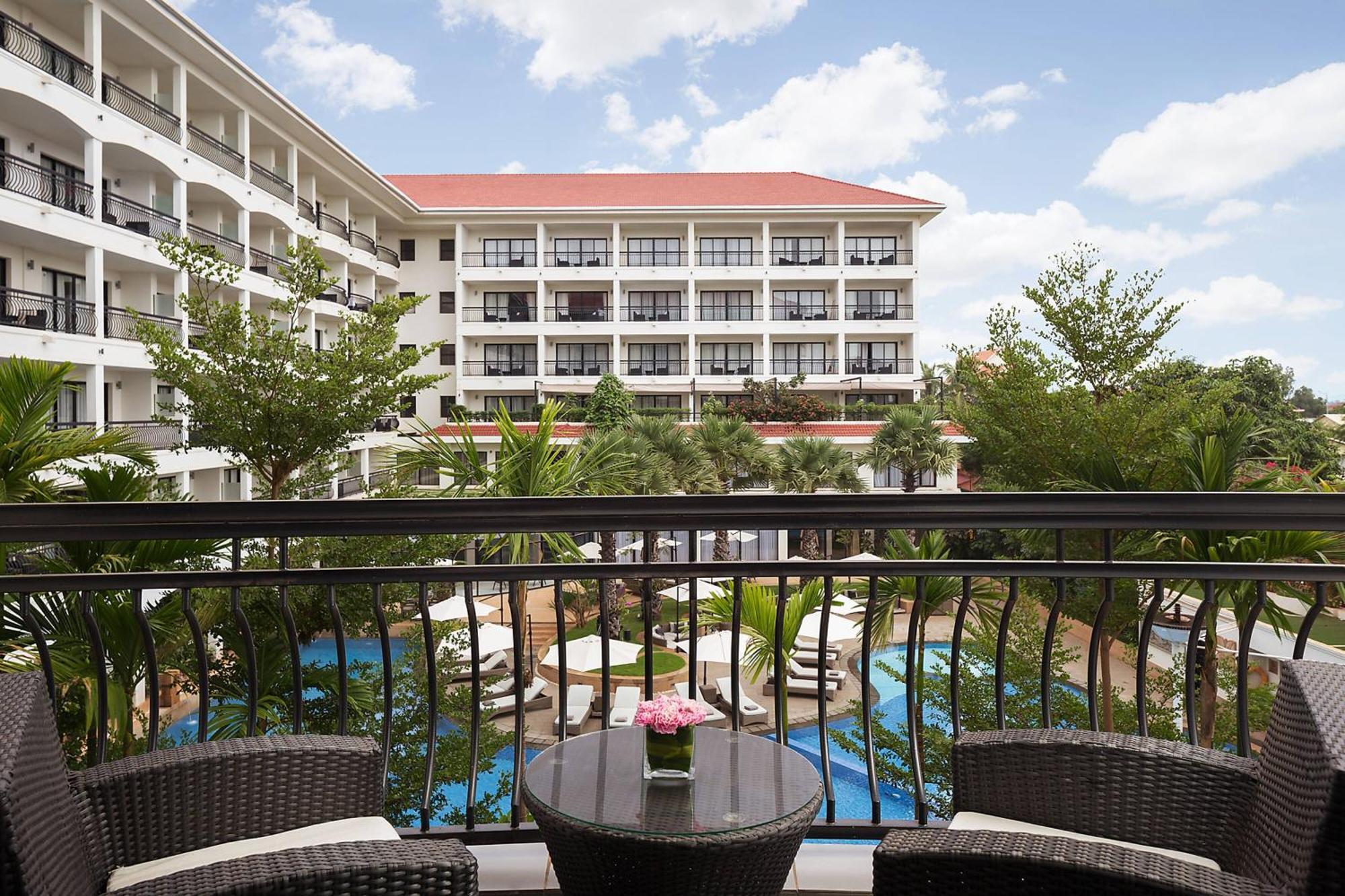 Deluxe Pool View Room Guest room 2 Double Balcony