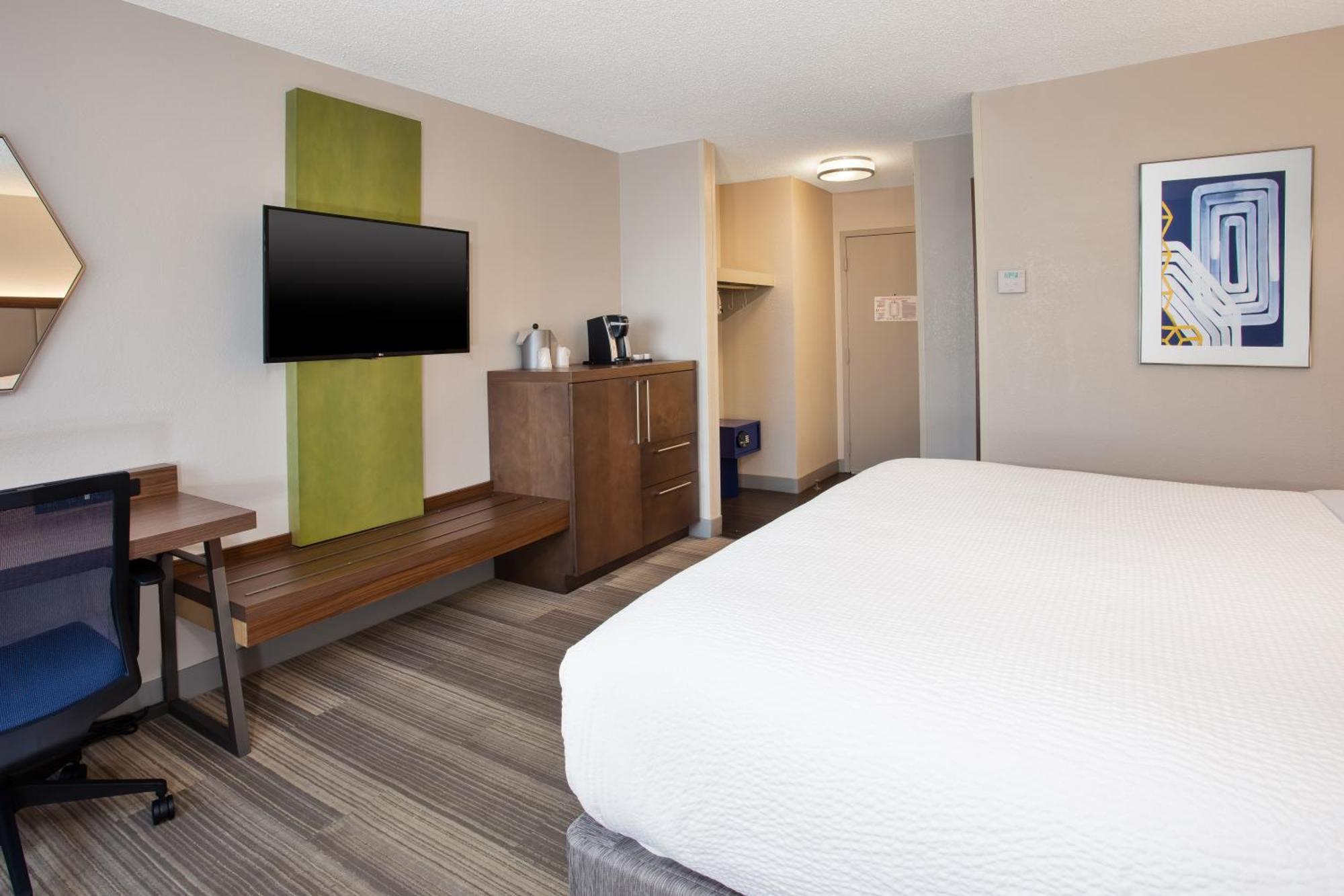 King Room with Balcony Communication Accessible