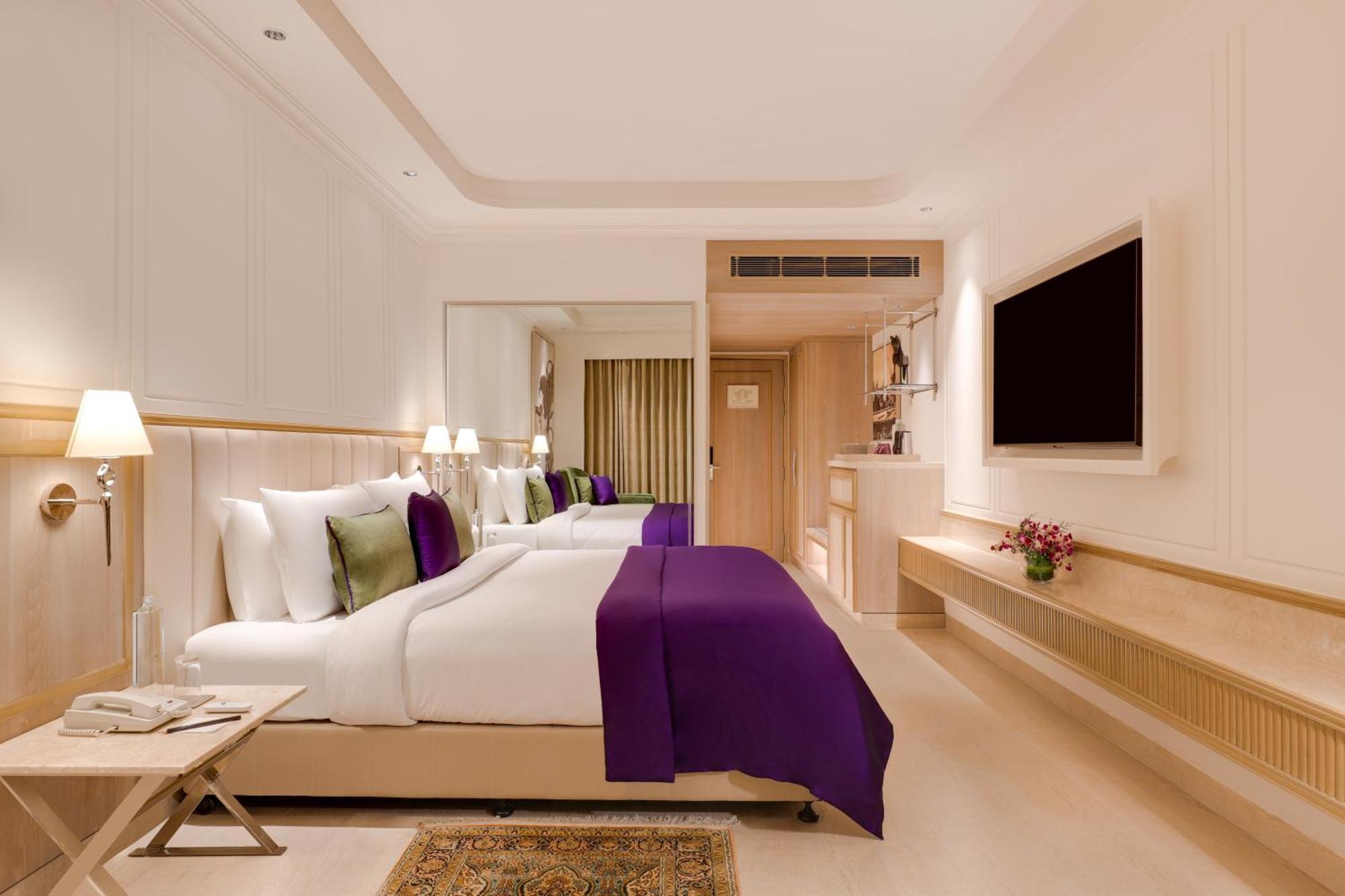 Premium King Room Enjoy Happy Hours 11 on Alcoholic Drinks Soft Beverages on 1 session of 90 mins Spa