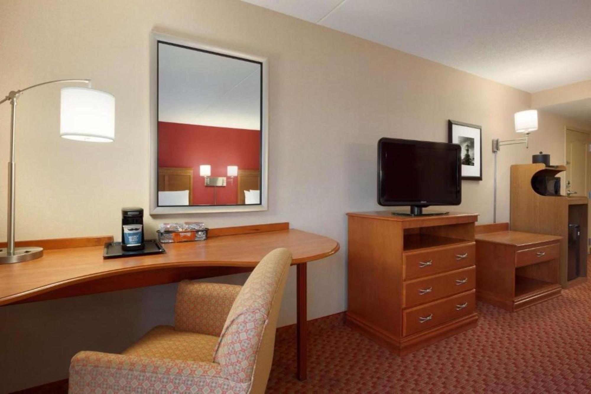 King Room Hearing Access or Non-Smoking
