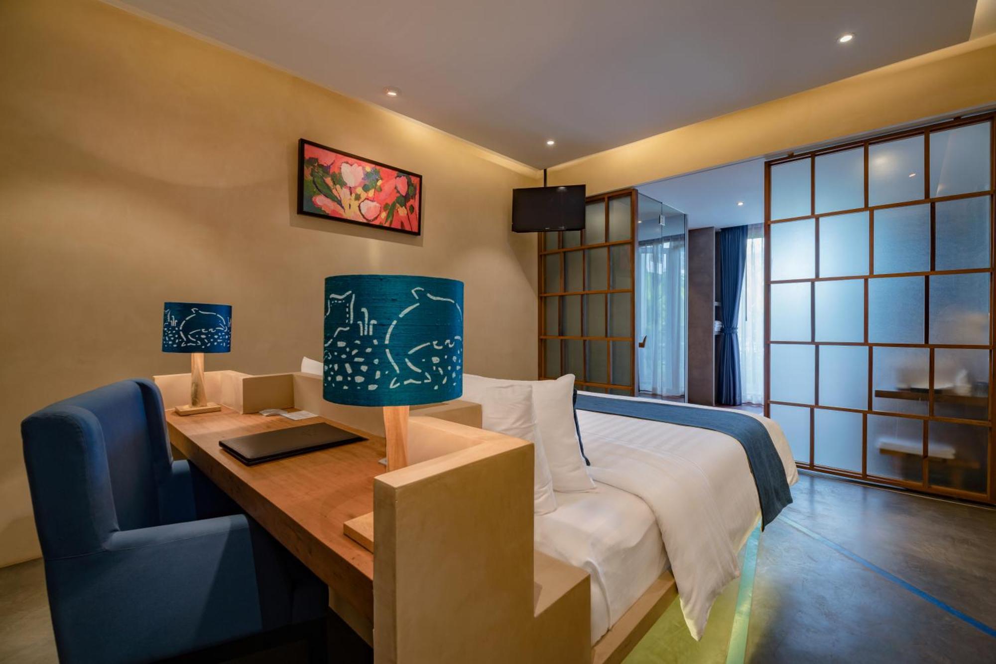 Premier Deluxe Double Pool View