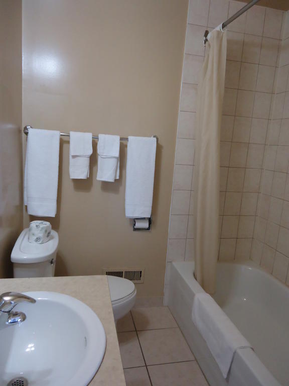 Double Room with Two Double Beds - Smoking
