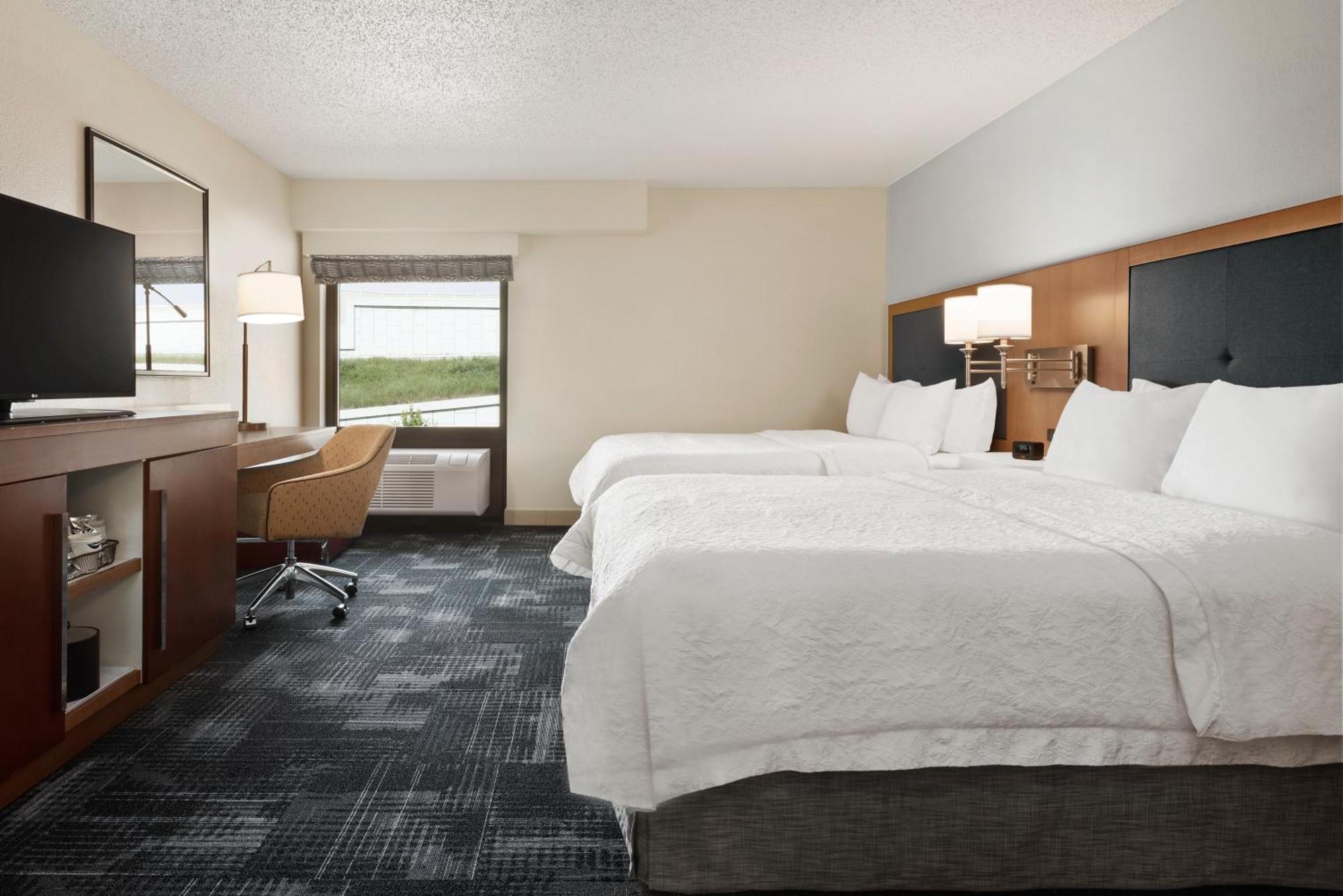 Queen Room Two Queen Beds Mobility Hearing Access or Non-Smoking