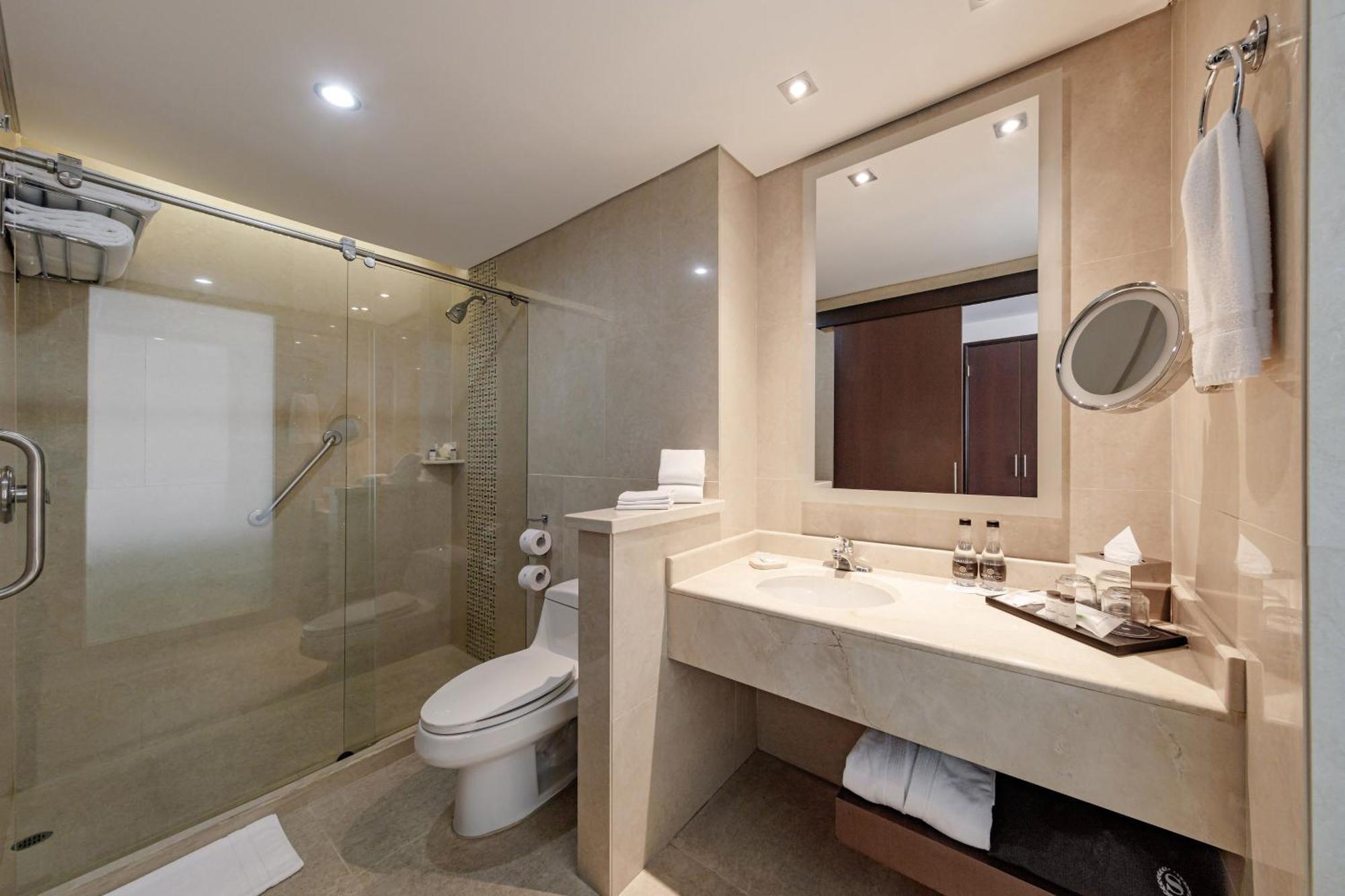 Junior King Suite