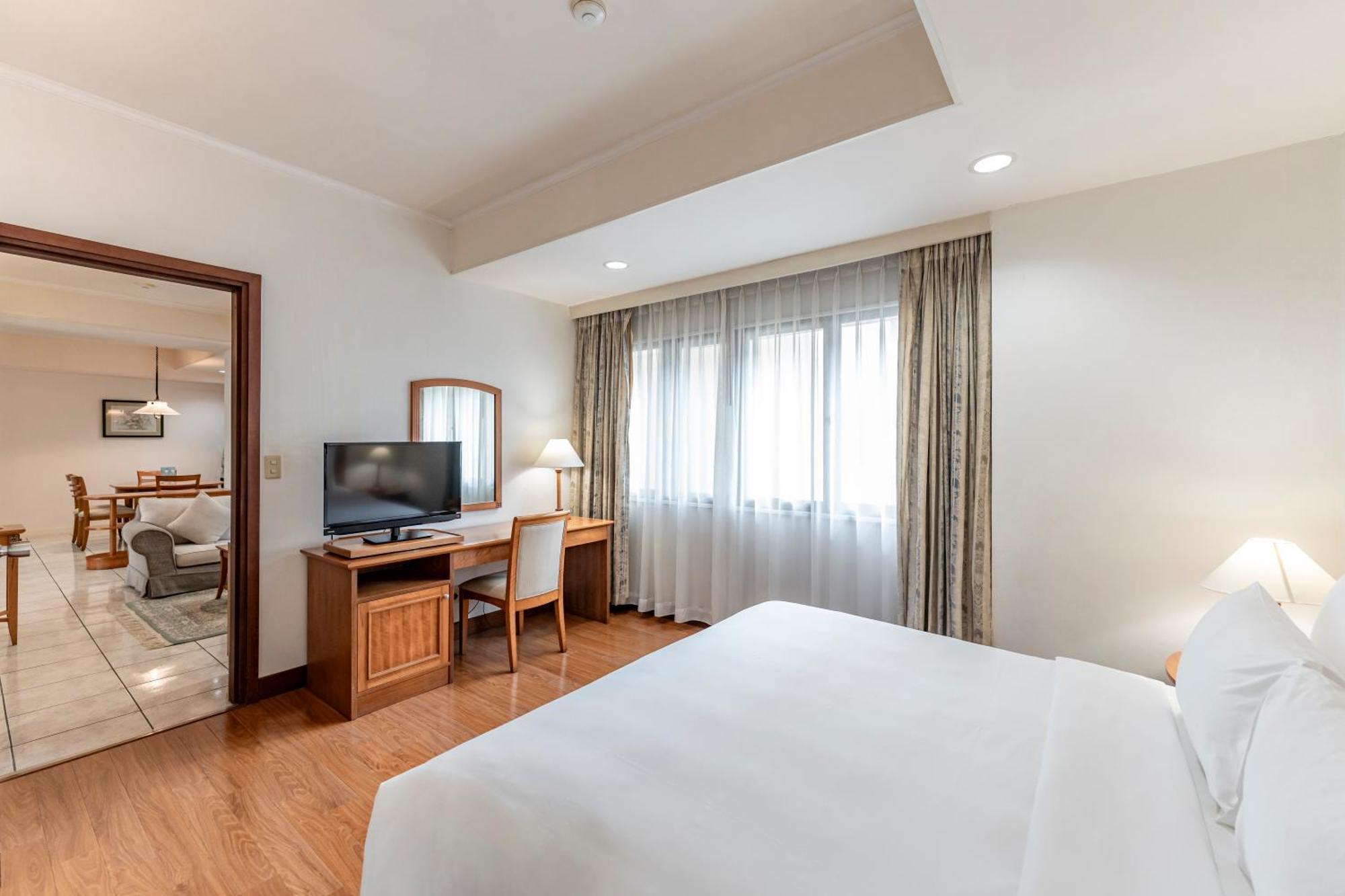 Superior One-Bedroom Suite
