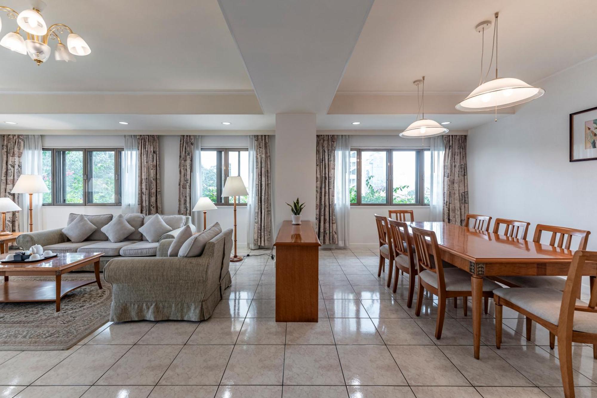 Deluxe Four-Bedroom Suite