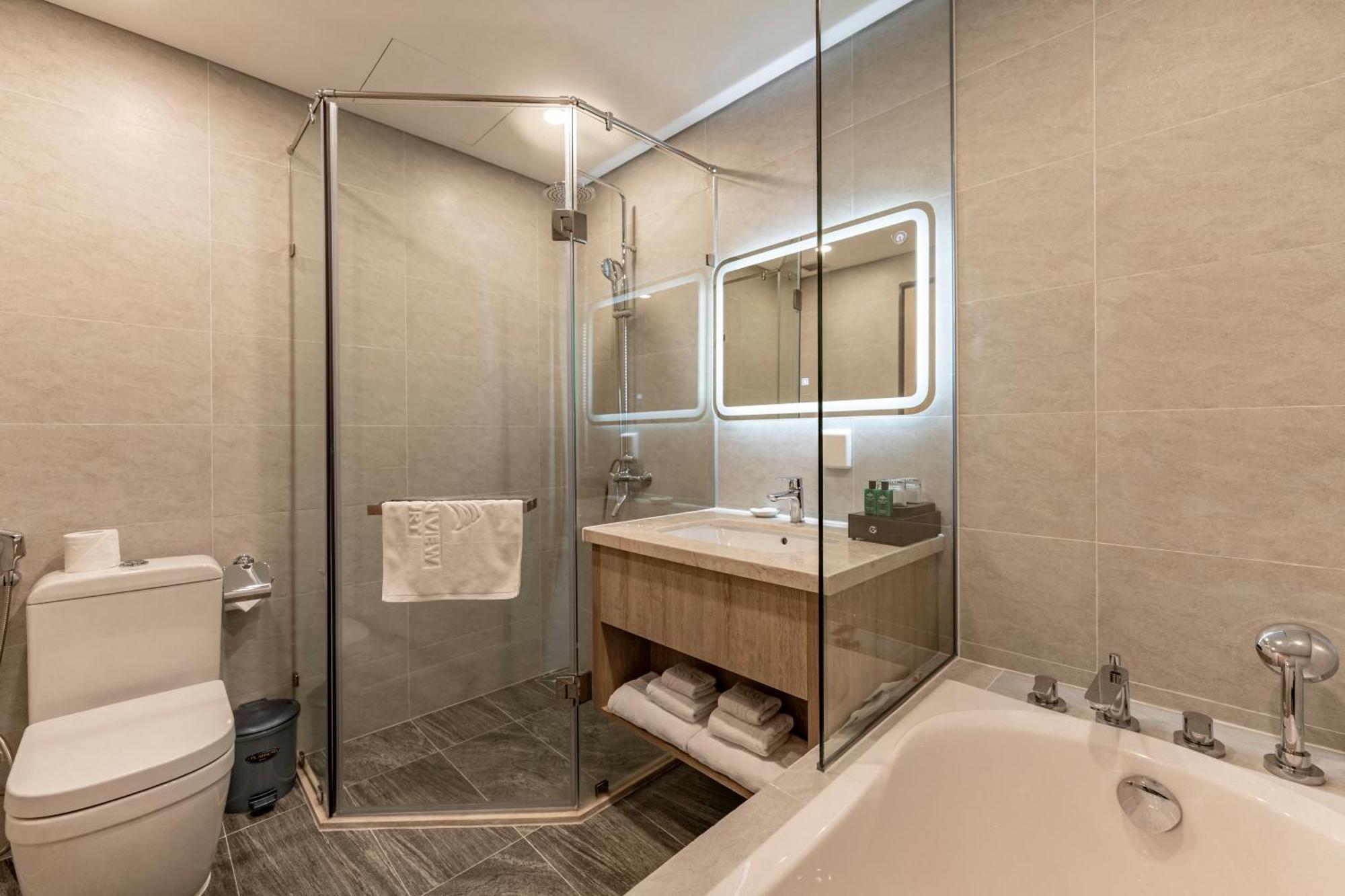 Deluxe One-Bedroom Suite