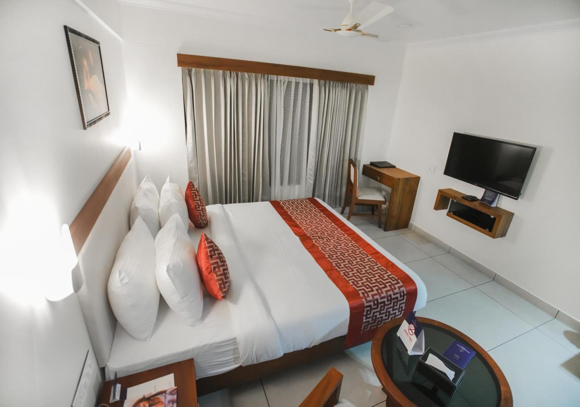 Deluxe King Suite
