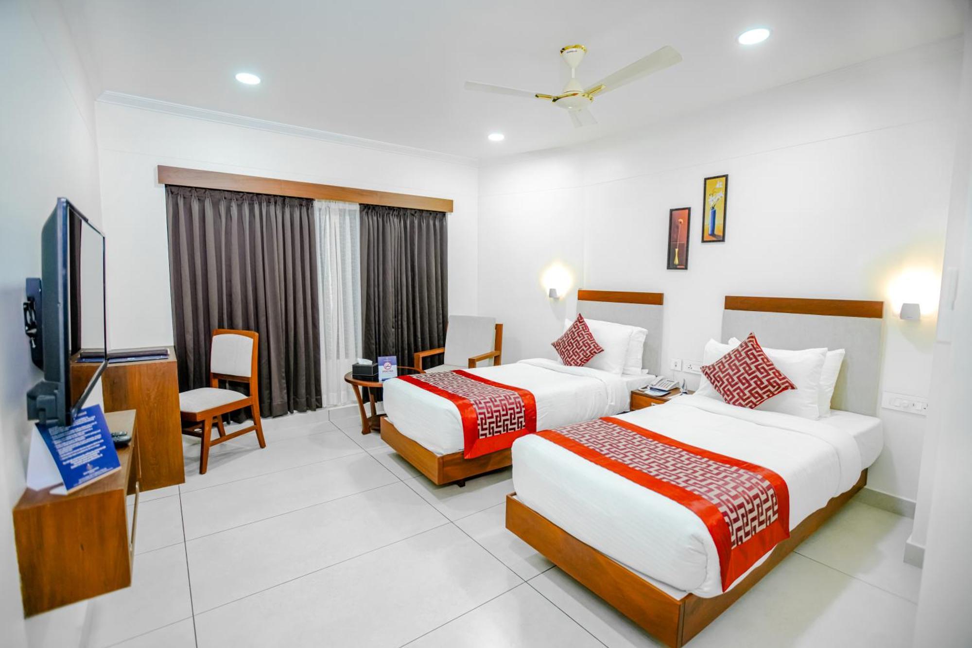 Twin Room with City View