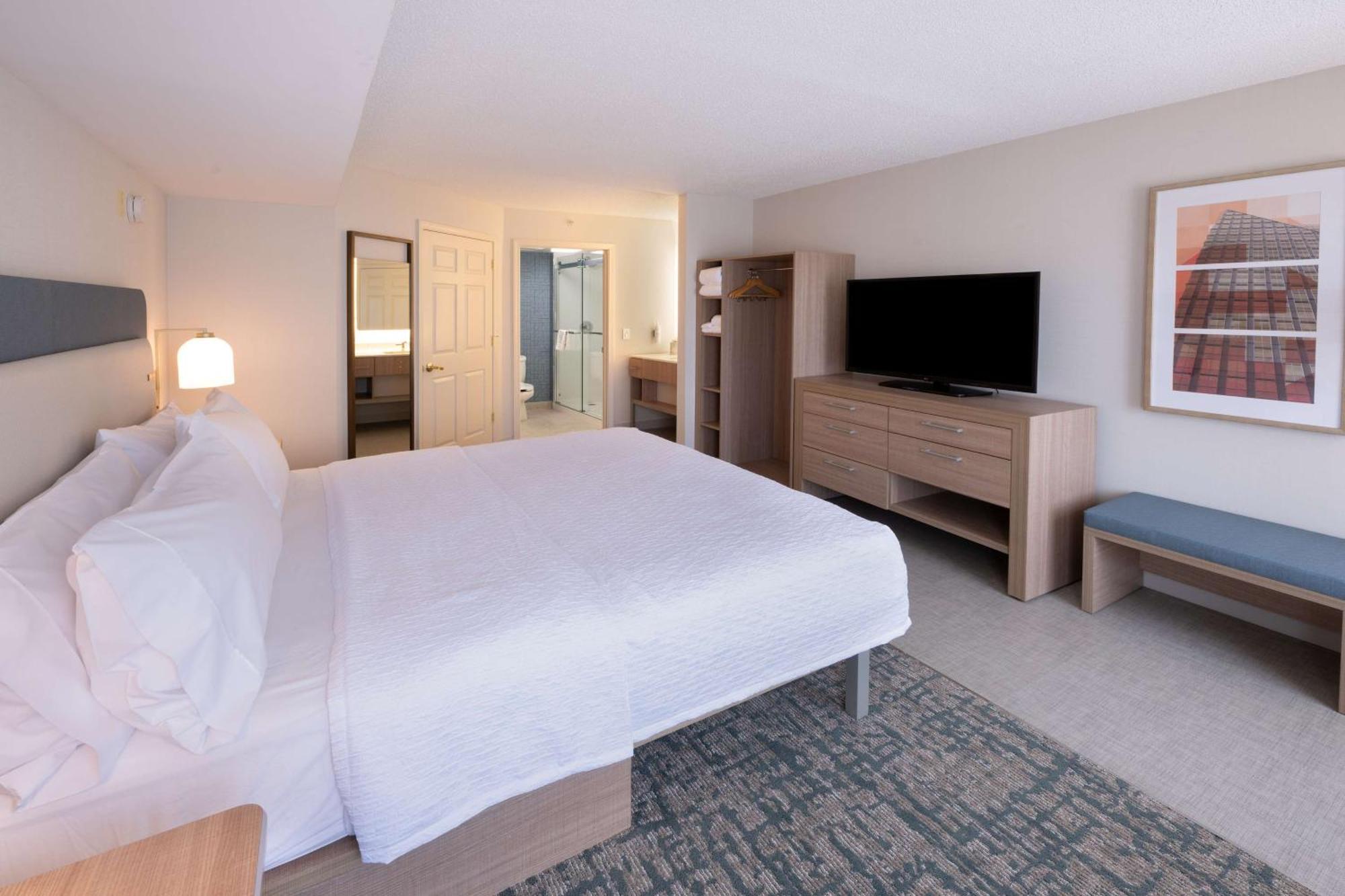 One-Bedroom King Suite,1544657257:JPEG