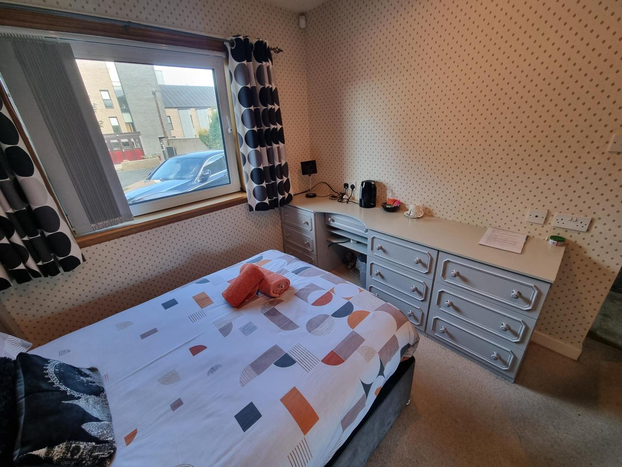 Single Room with Bathroom Outside of Room,1606066374:JPEG