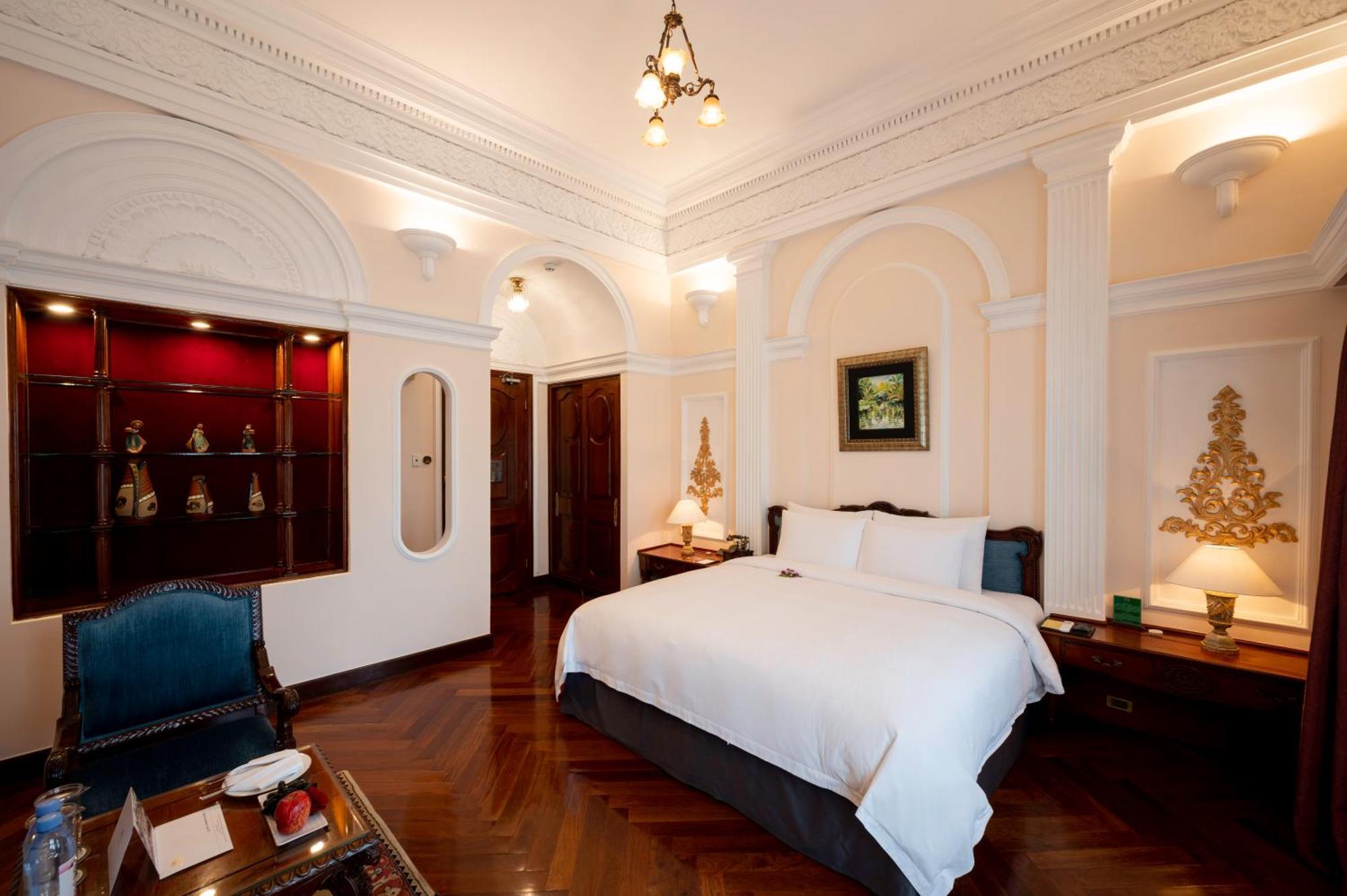 Century Saigon River Deluxe Double