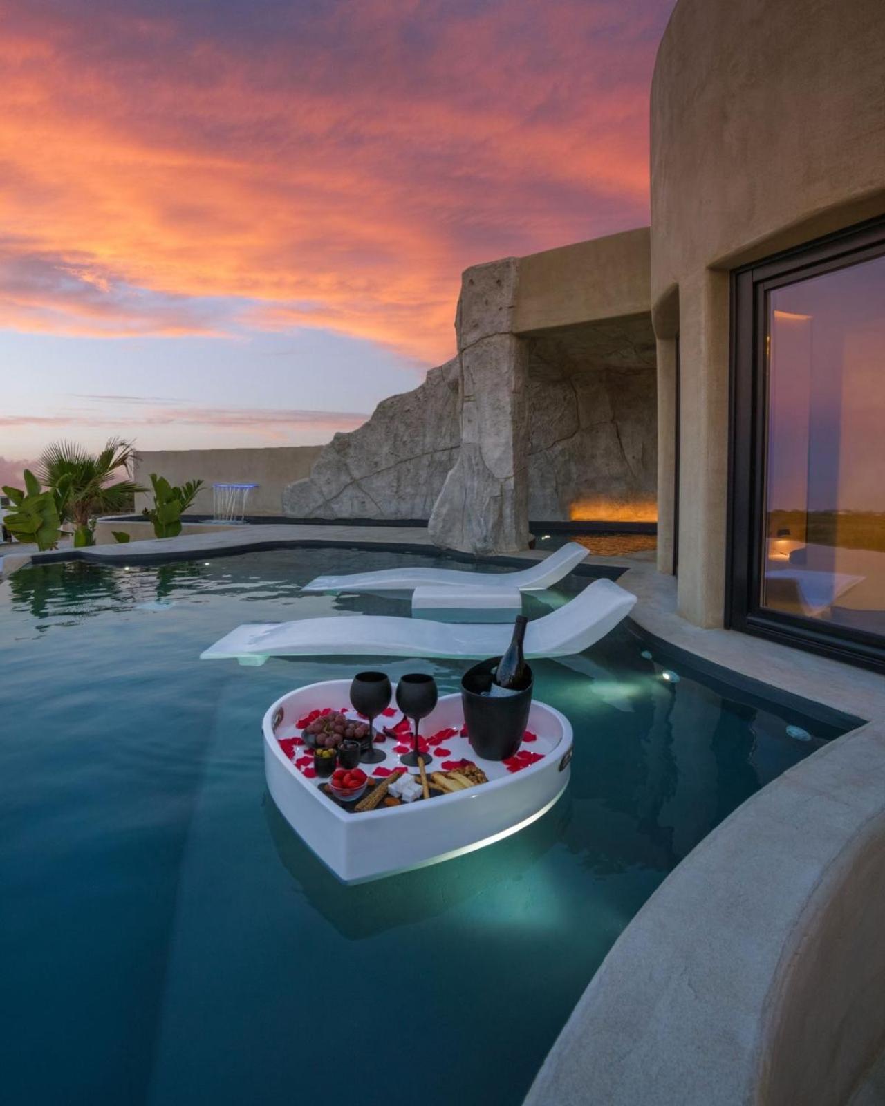 Senses Honeymoon Villa Private Pool Range Rover Car