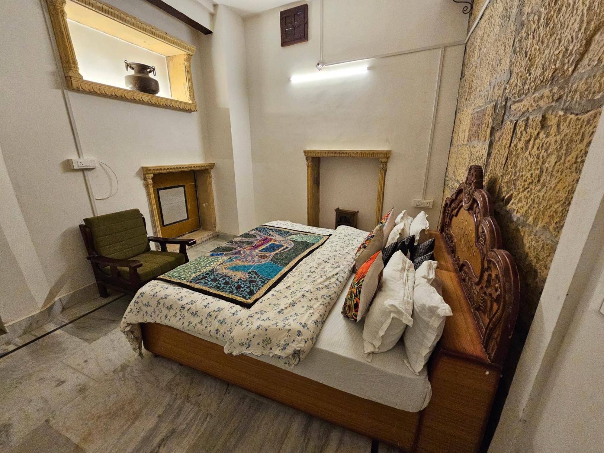 Double Room,1588155193:JPEG