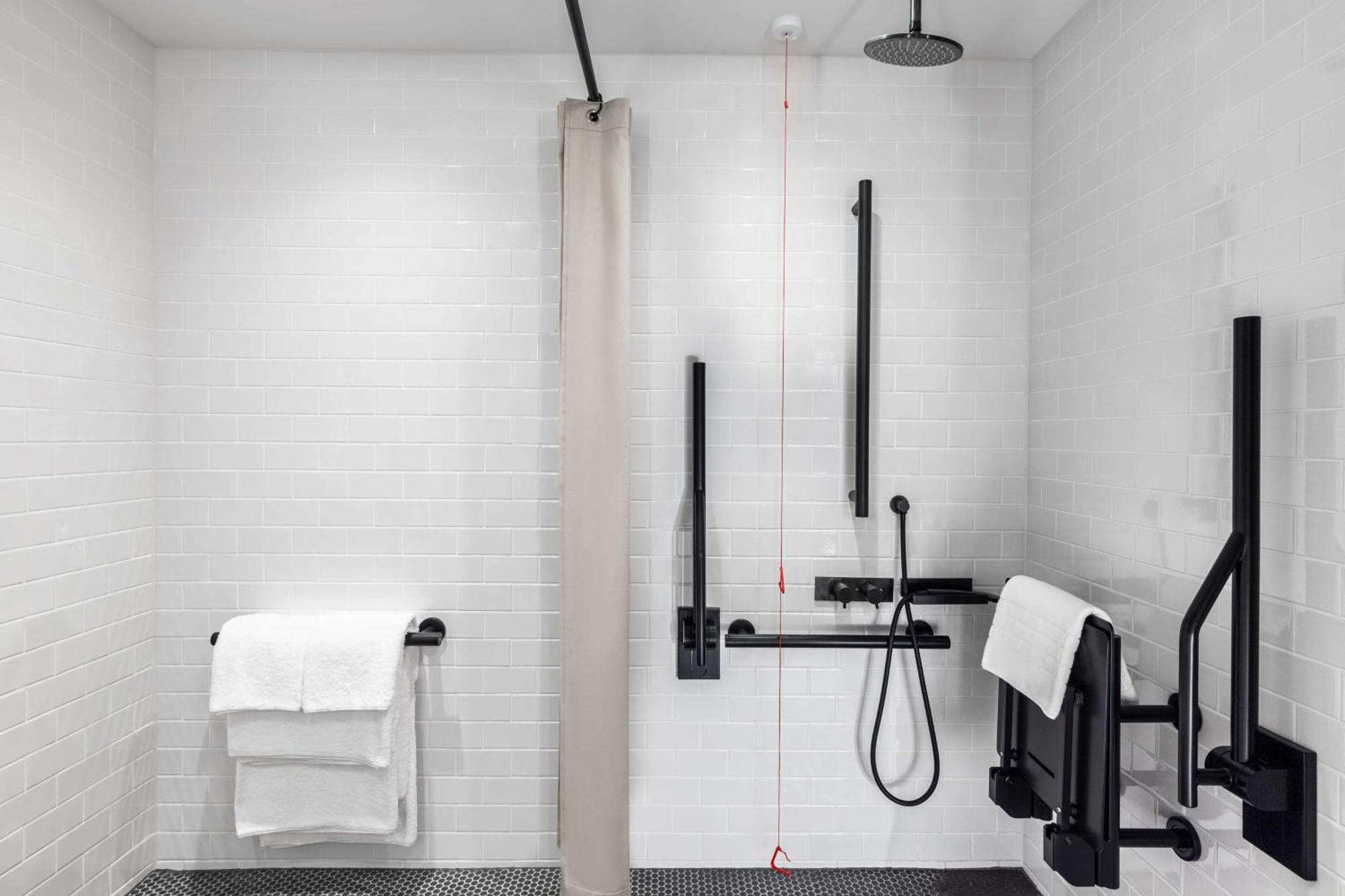 King Junior Suite Accessible