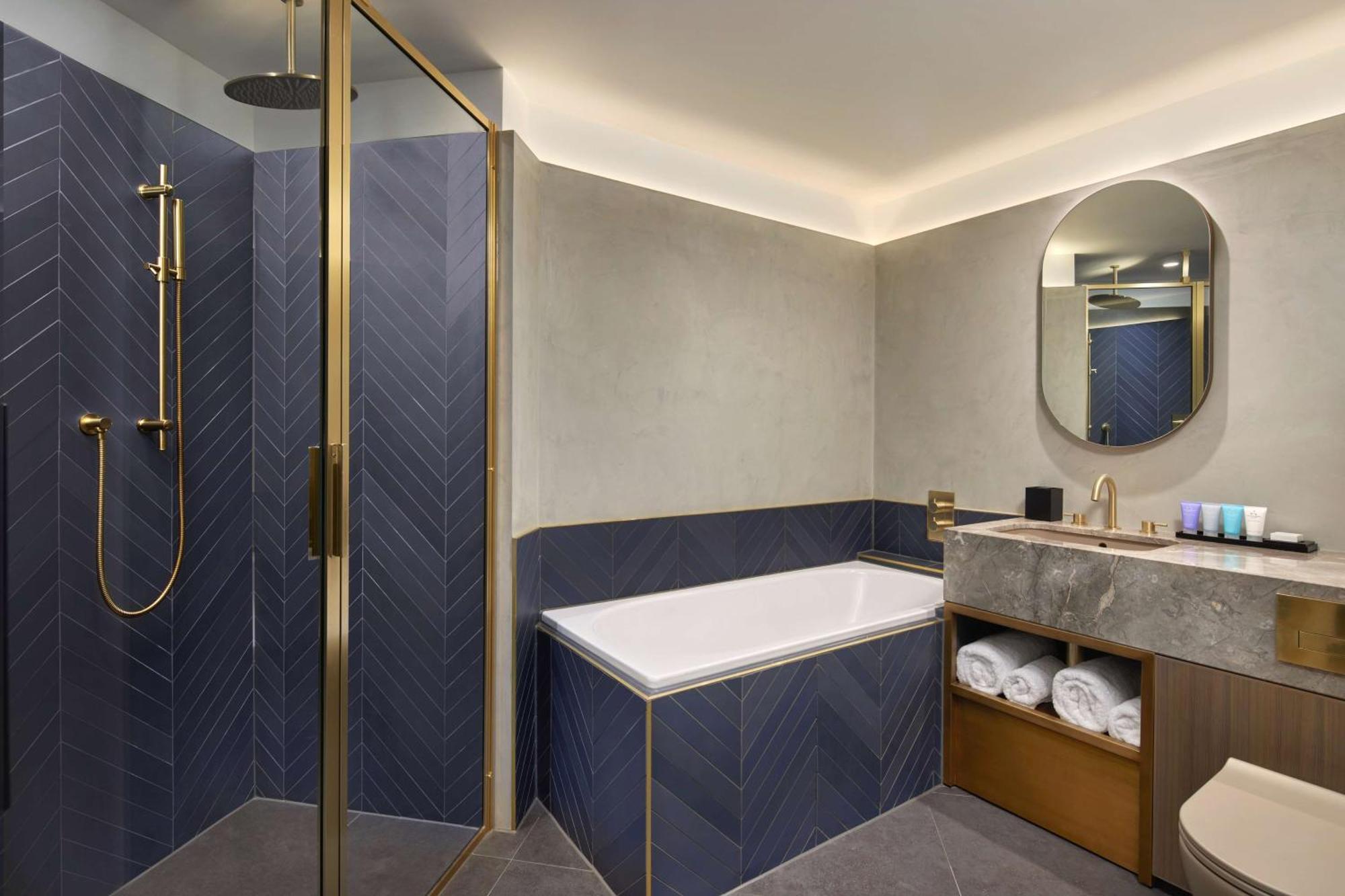 One-Bedroom King Suite