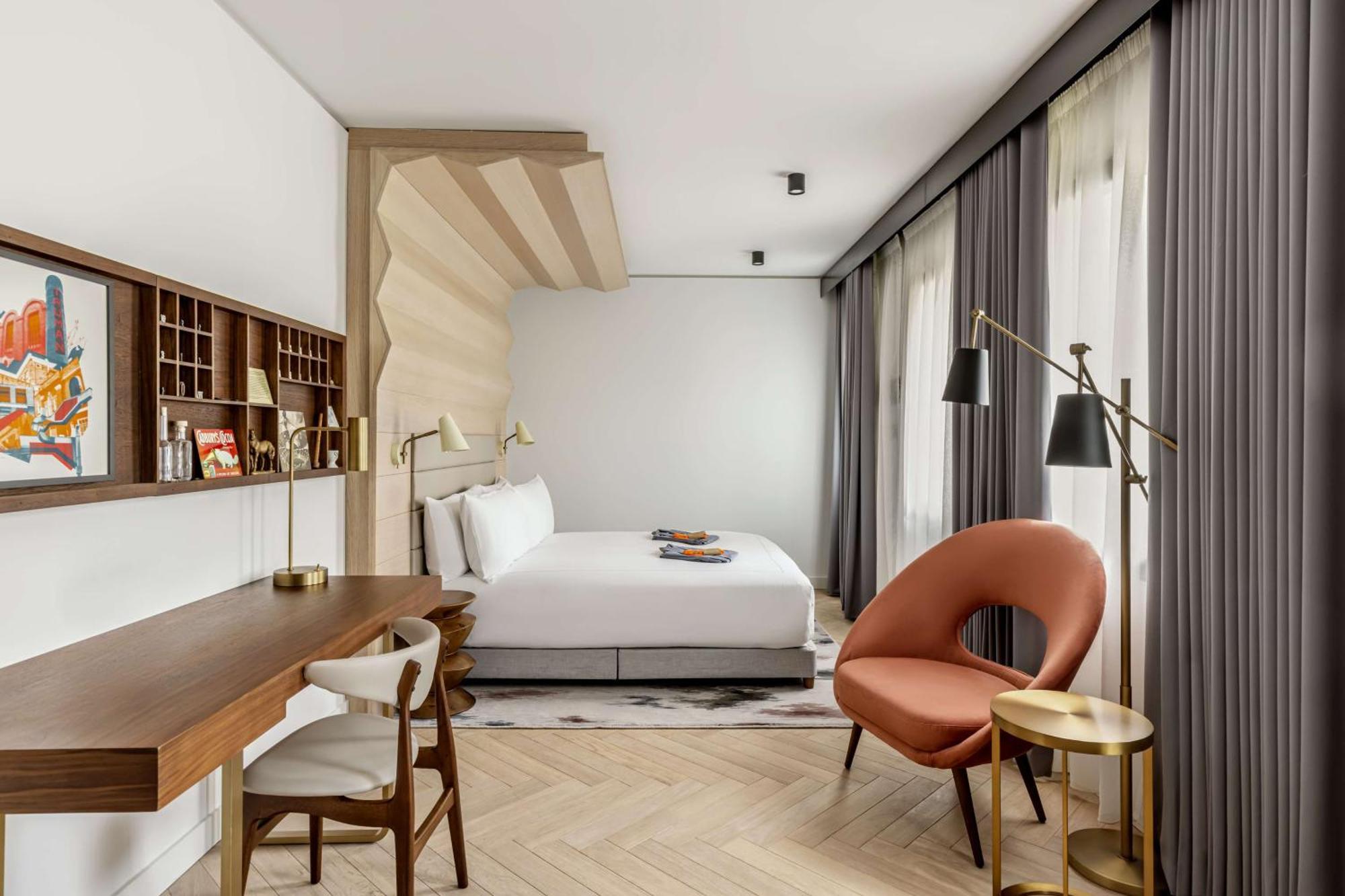 King Junior Suite Accessible
