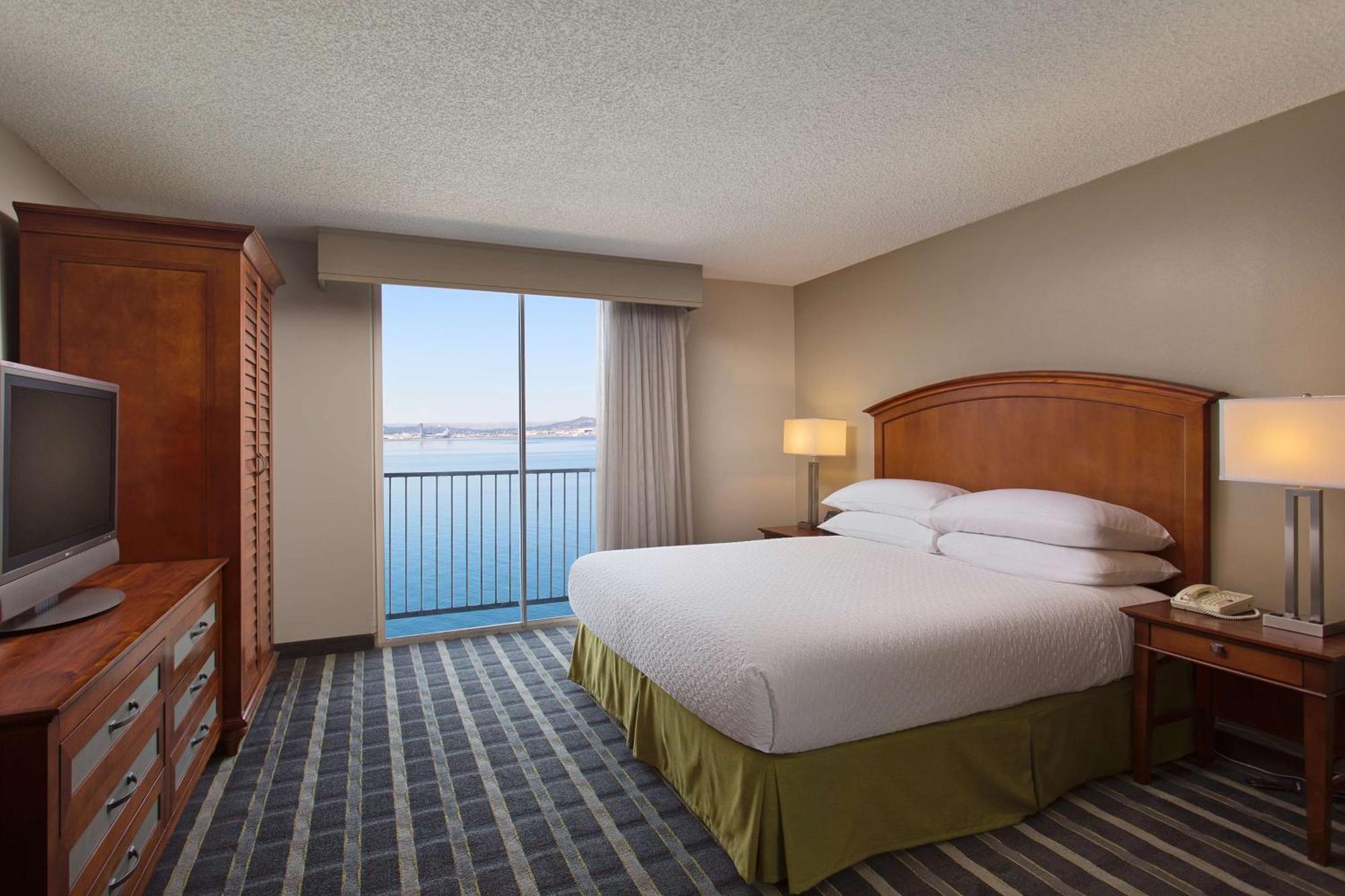 King Suite with Bay View - Non-Smoking