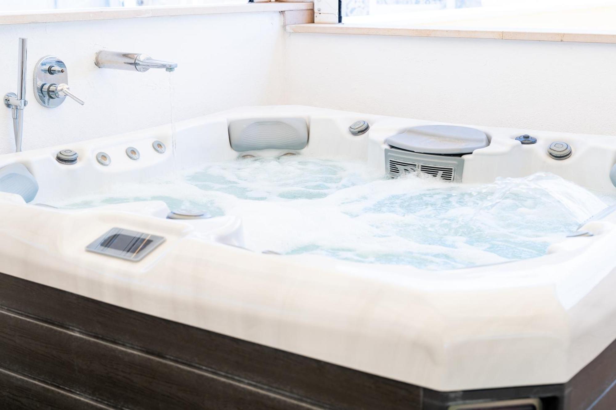 Suite with Hot Tub