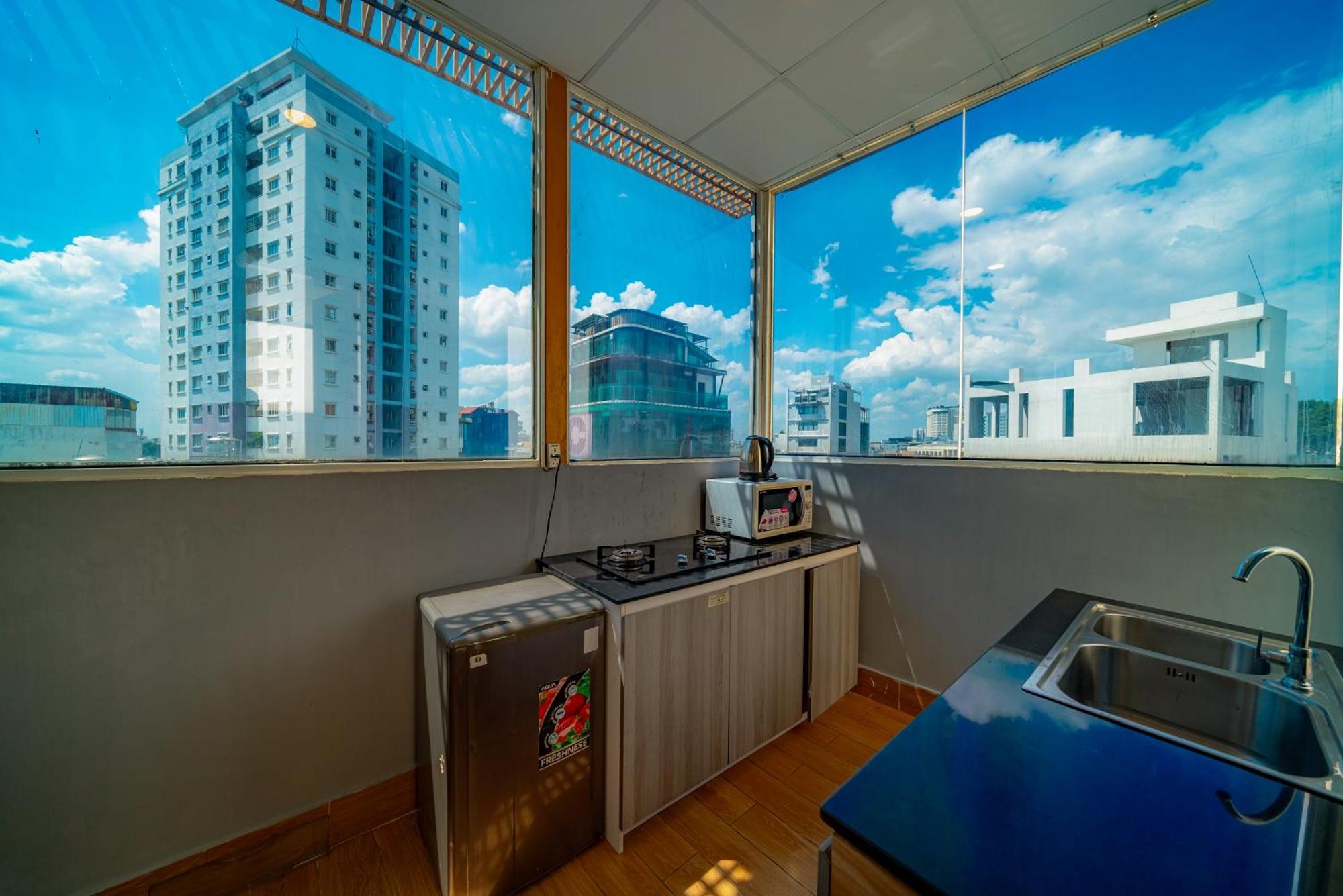 Queen Room Garden View
