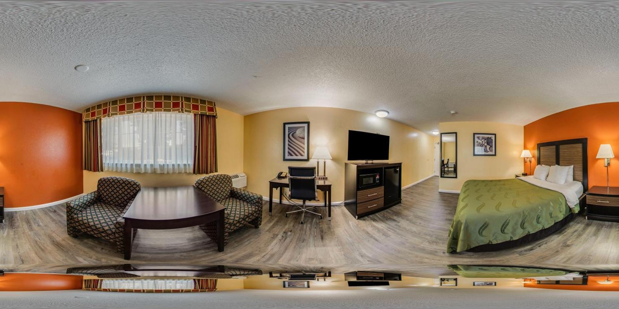 Queen Room Accessible or Nonsmoking
