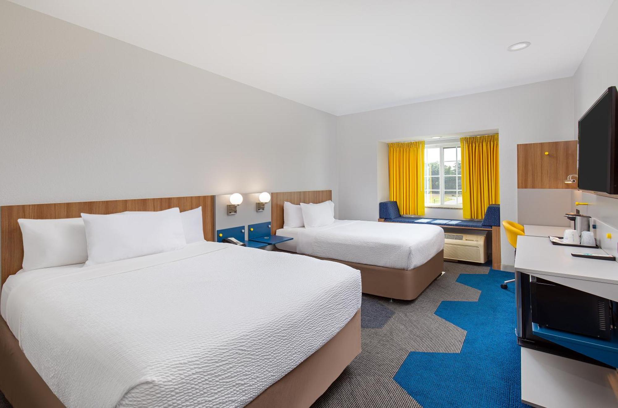 Queen Room with Two Queen Beds - Non-Smoking