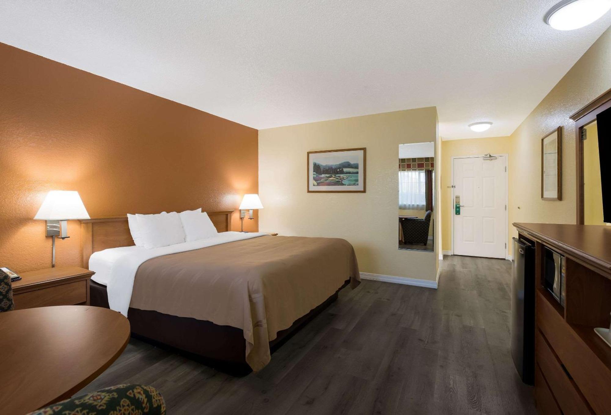 Queen Room