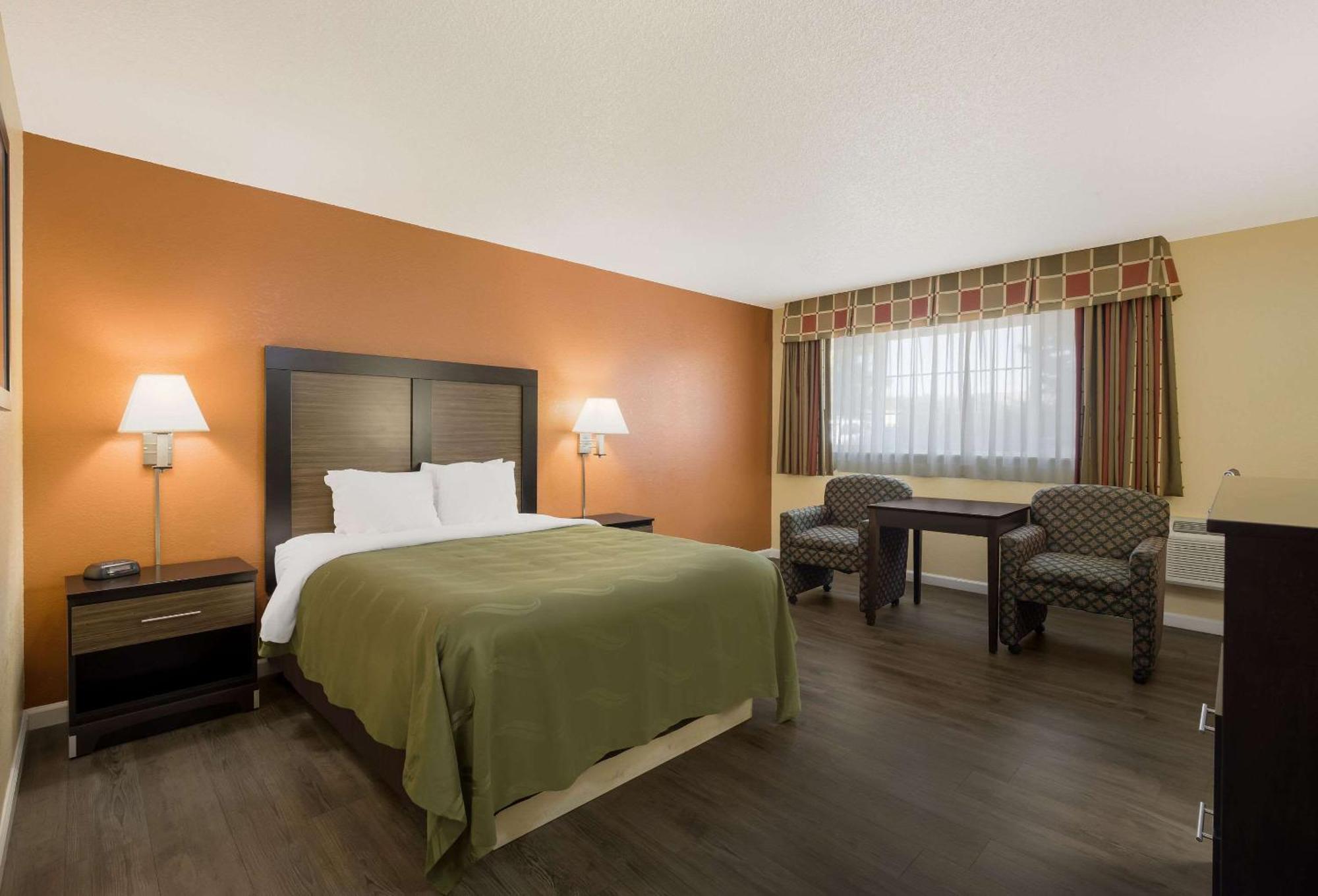 Queen Room
