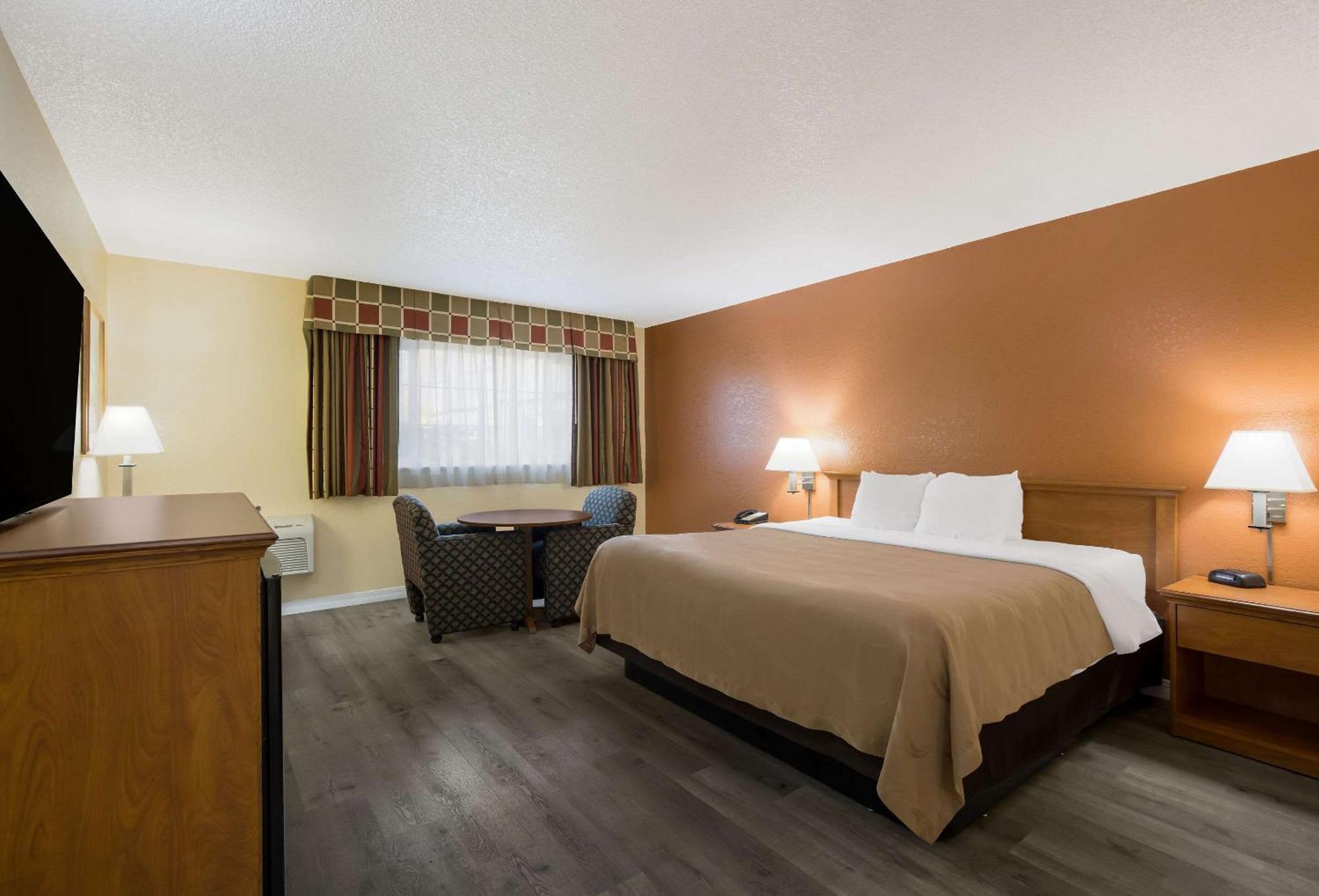 Queen Room