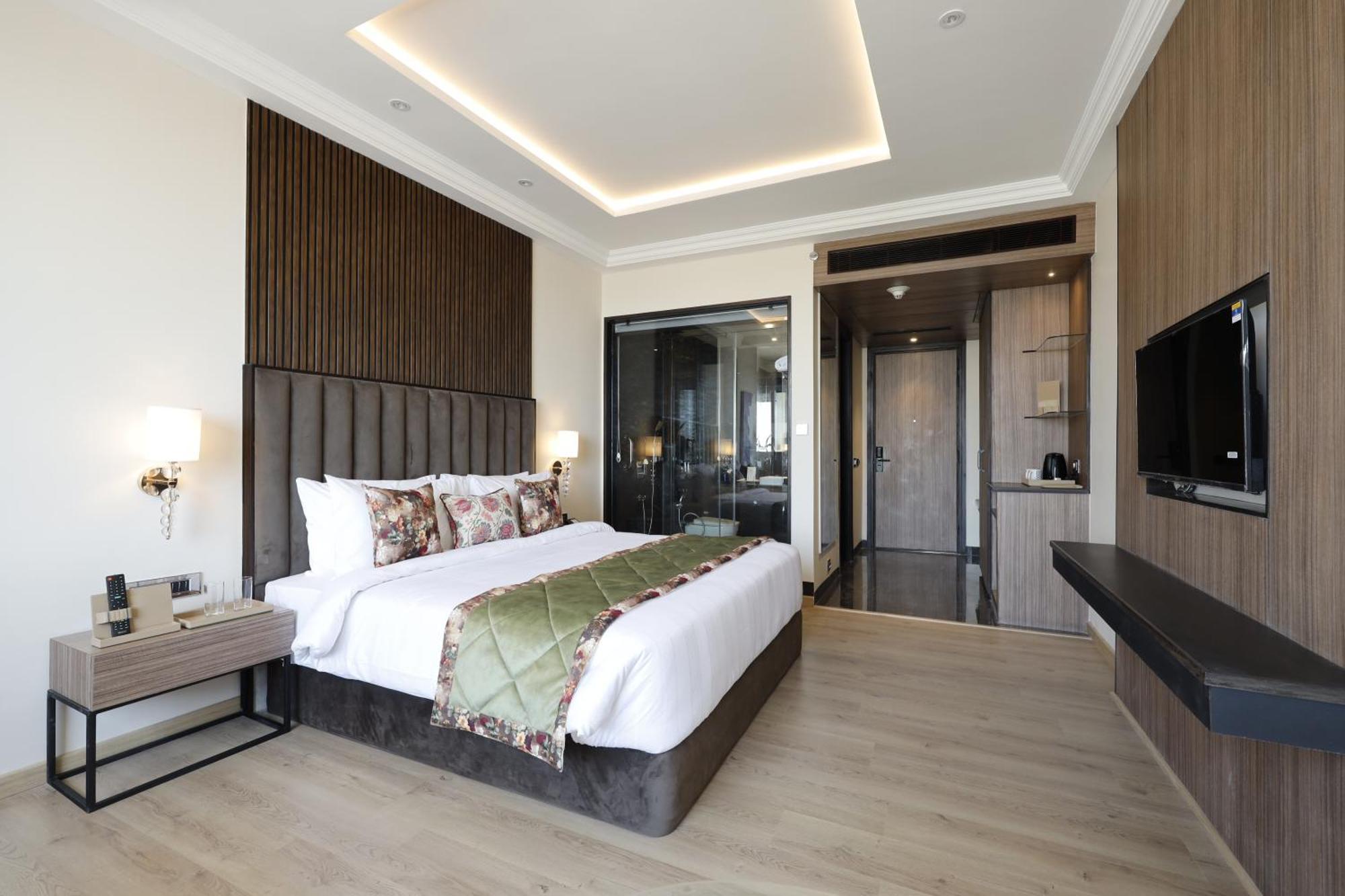 Superior King Room