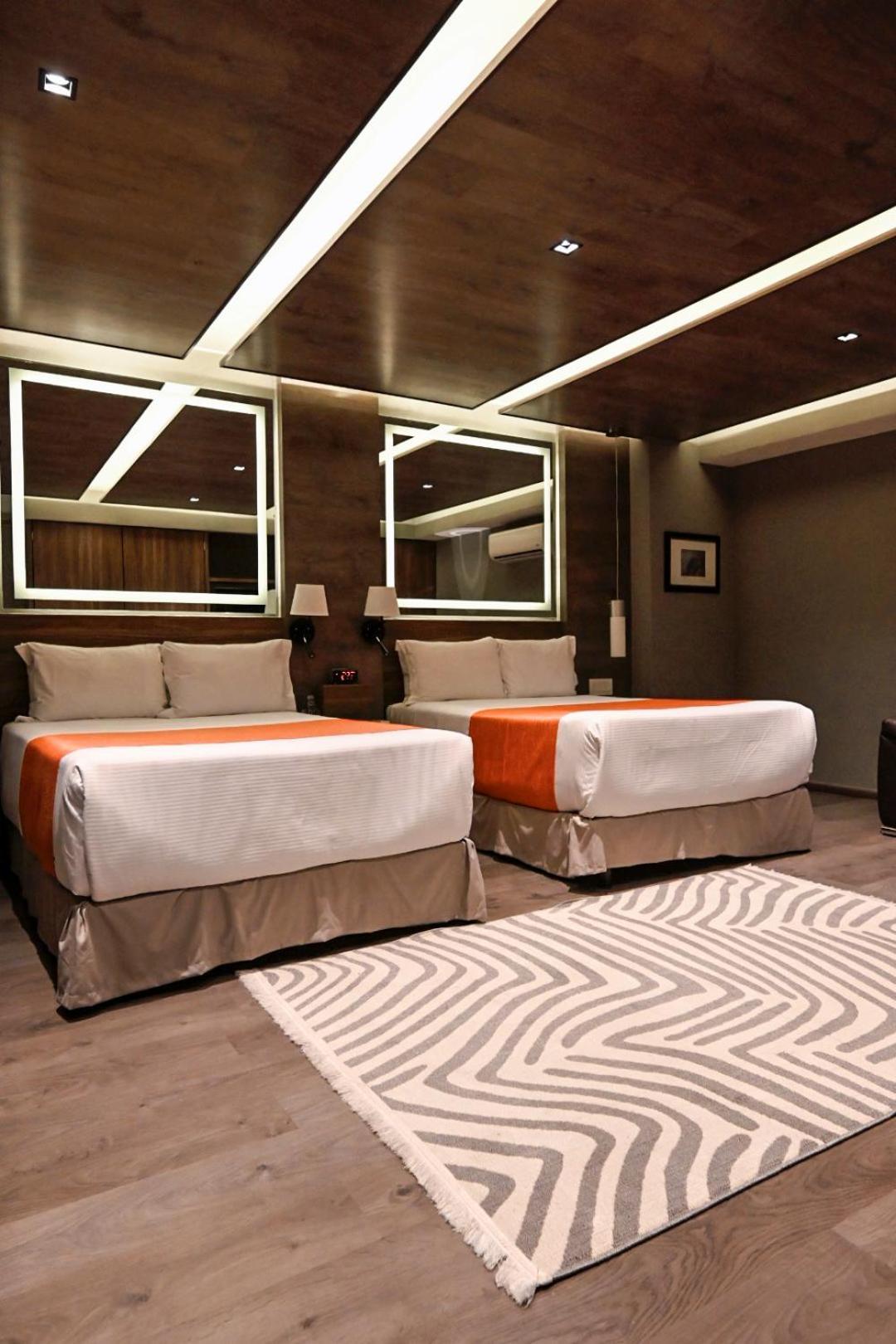 Deluxe Queen Suite