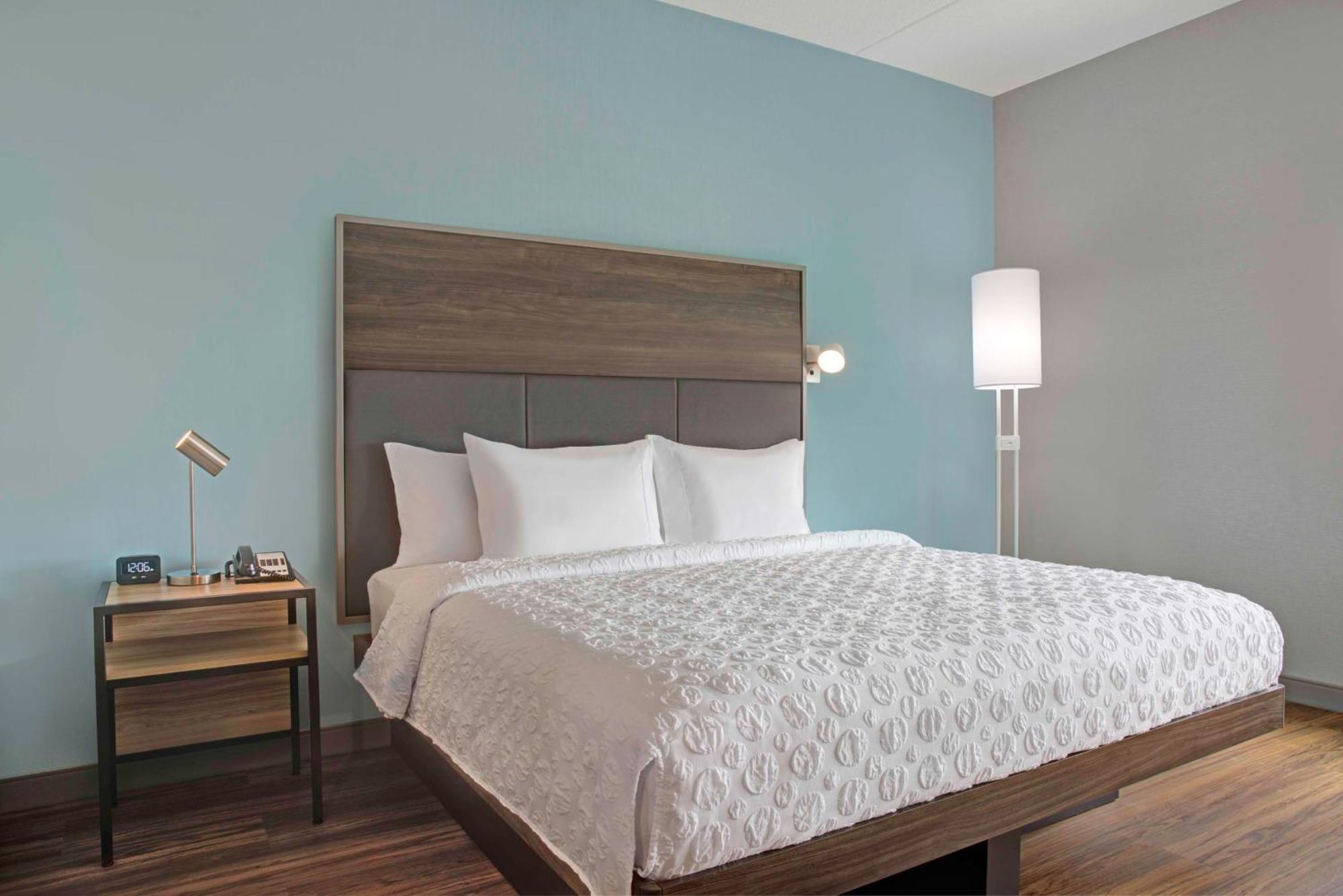 King Room with Roll-In Shower - Mobility and Hearing Access