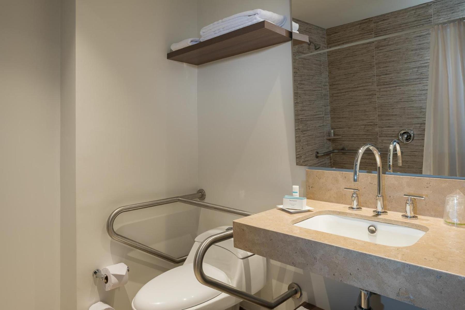 Queen Room with Roll-In Shower - Mobility Accessible/Non-Smoking