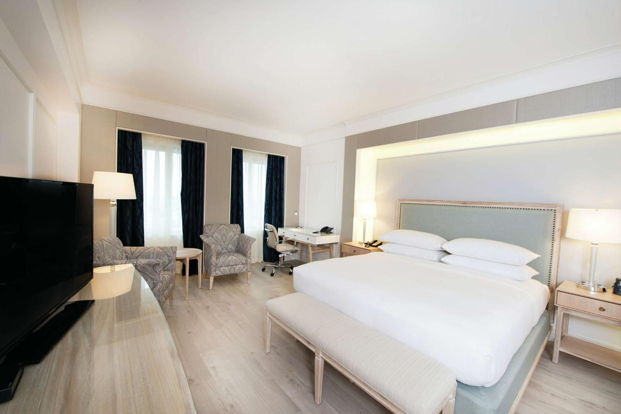 Executive King Room
