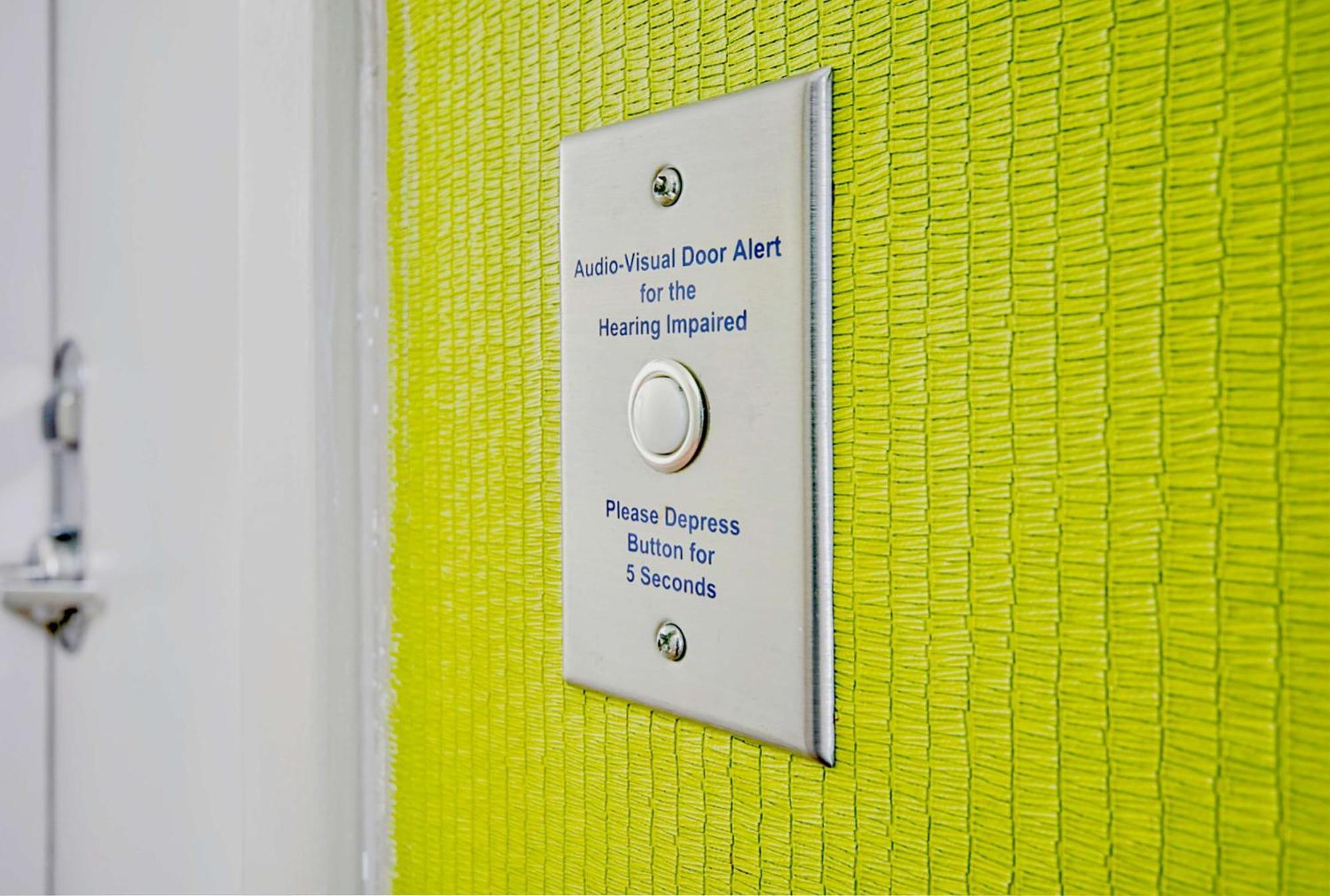 King Studio Suite Hearing Access or Non-Smoking