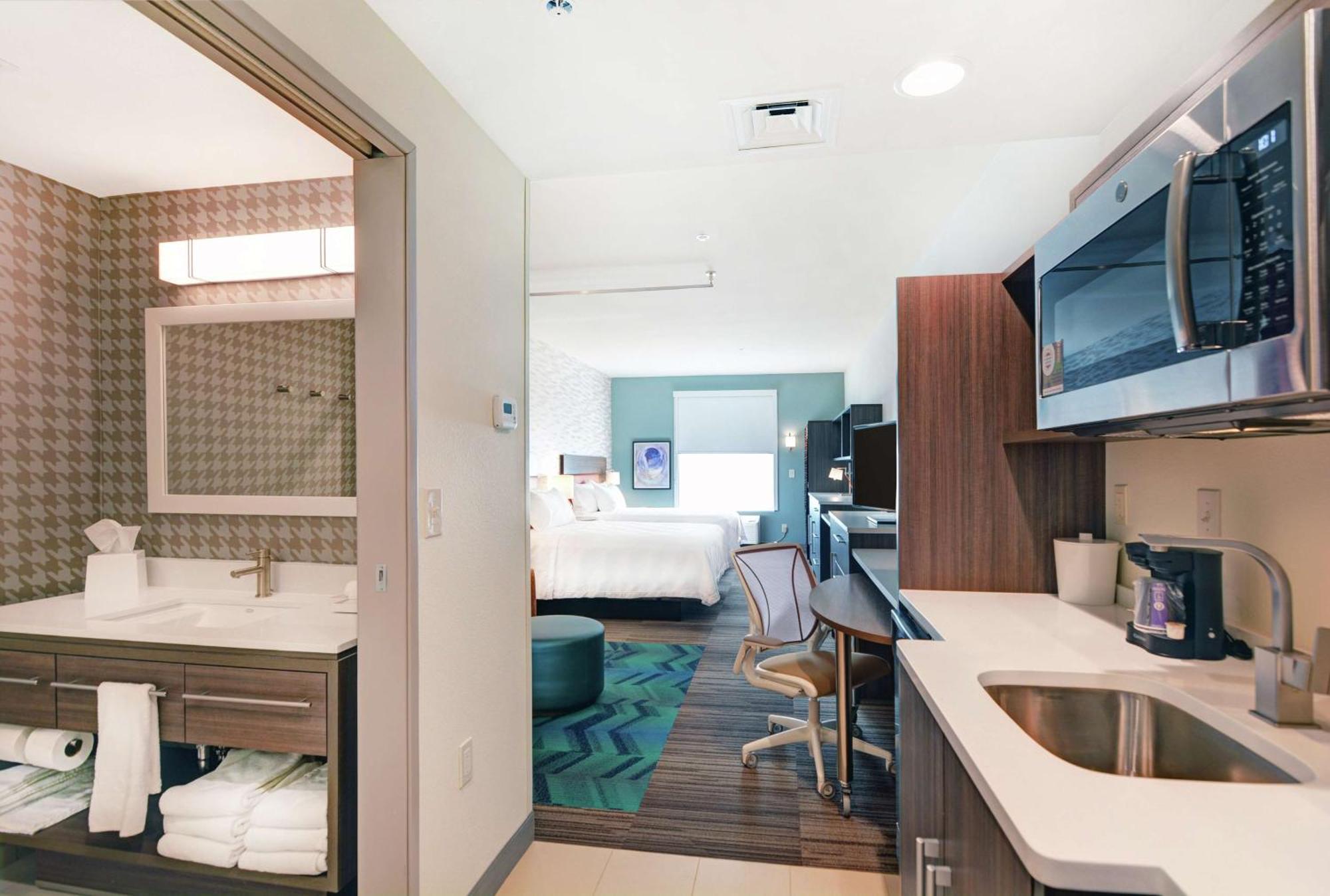 Queen Studio Two Queen Beds Non-Smoking
