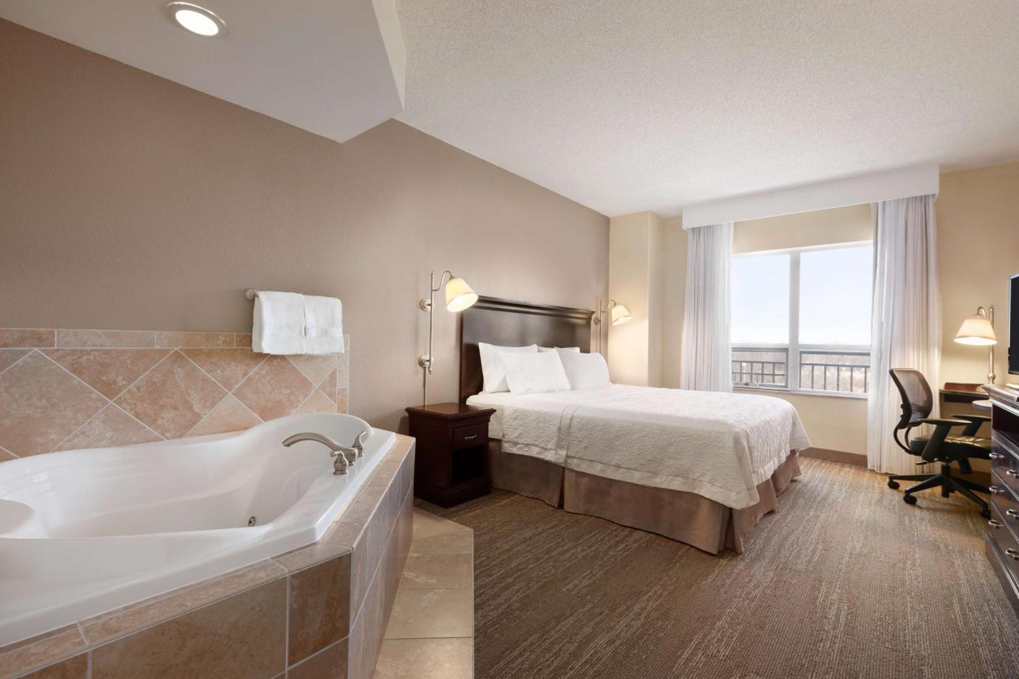King Room Spa Bath