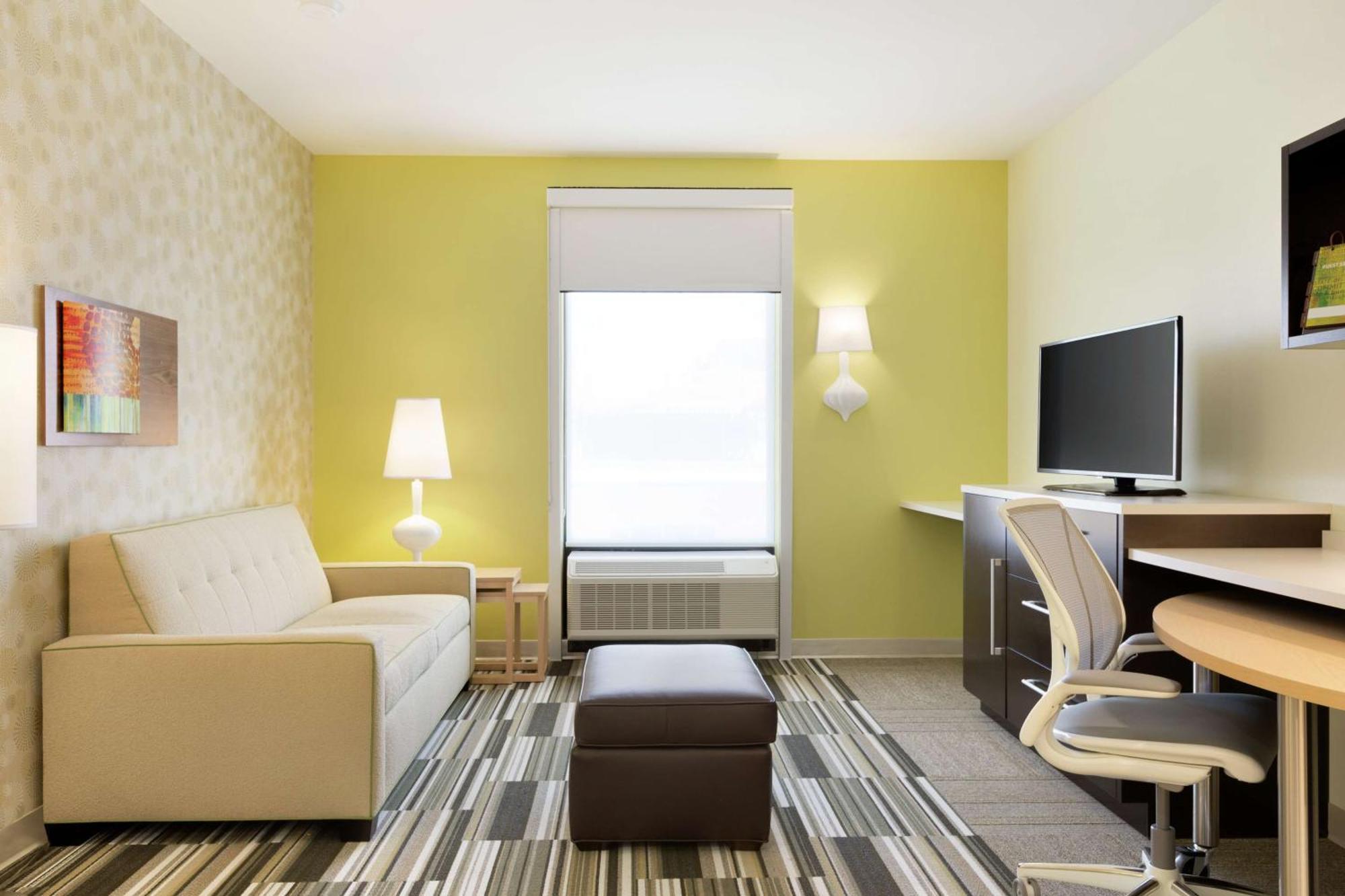 King Studio Suite Hearing Access or Non-Smoking