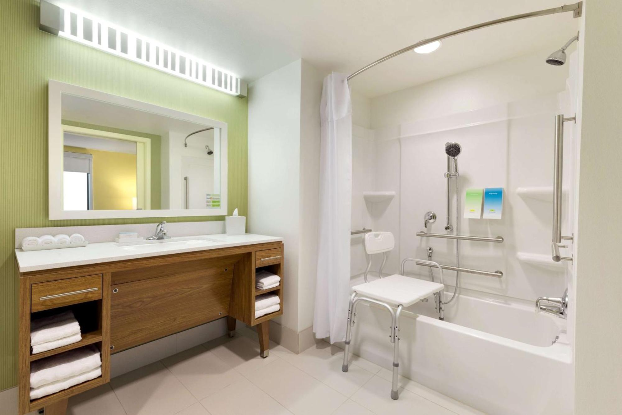 King Studio Suite Mobility Access or Non-Smoking